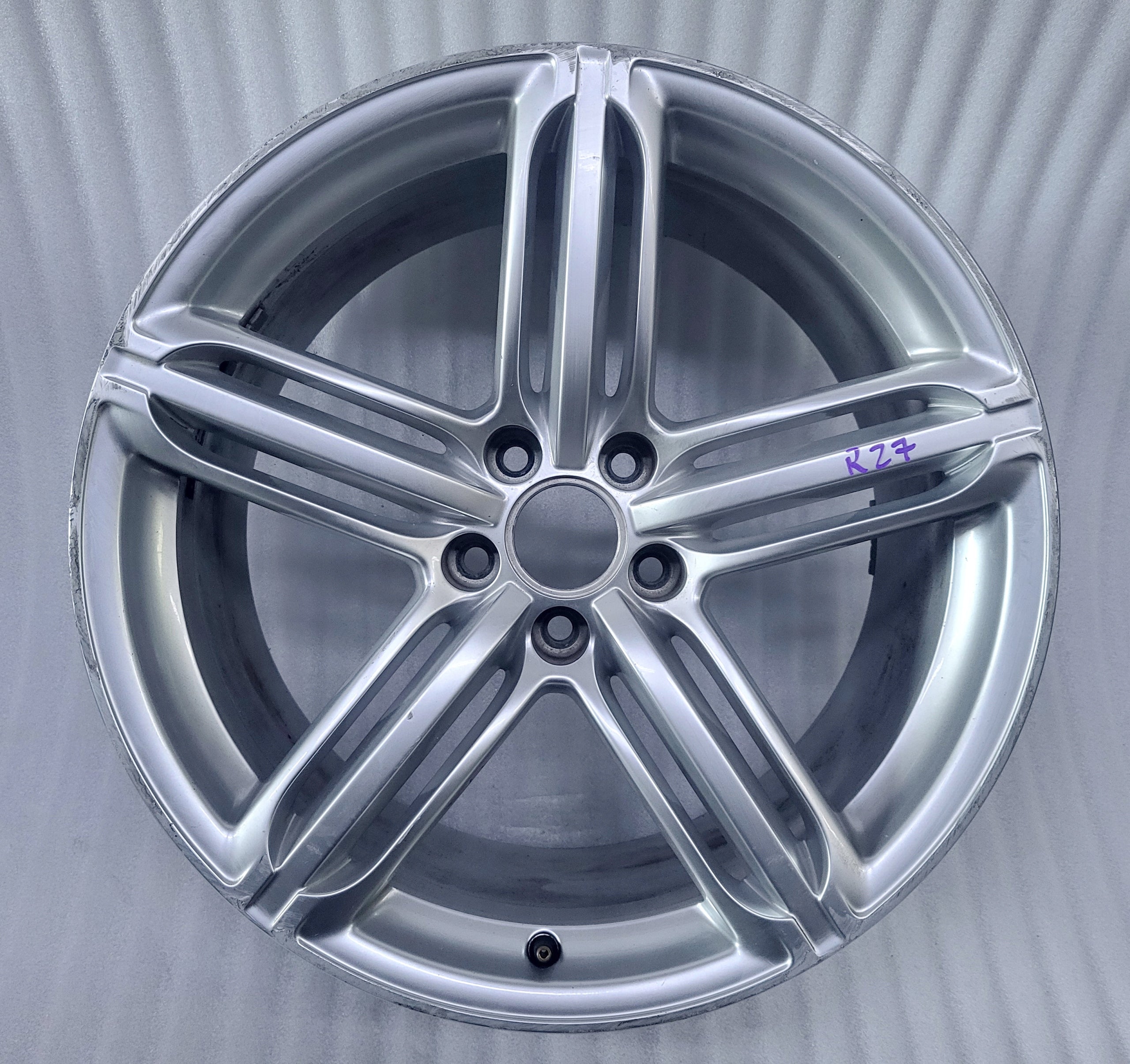  1x Alu Felge Audi A5 S5 Aluminum rim 19 Zoll 9.0J 5x112 33ET 8T0601025T product image