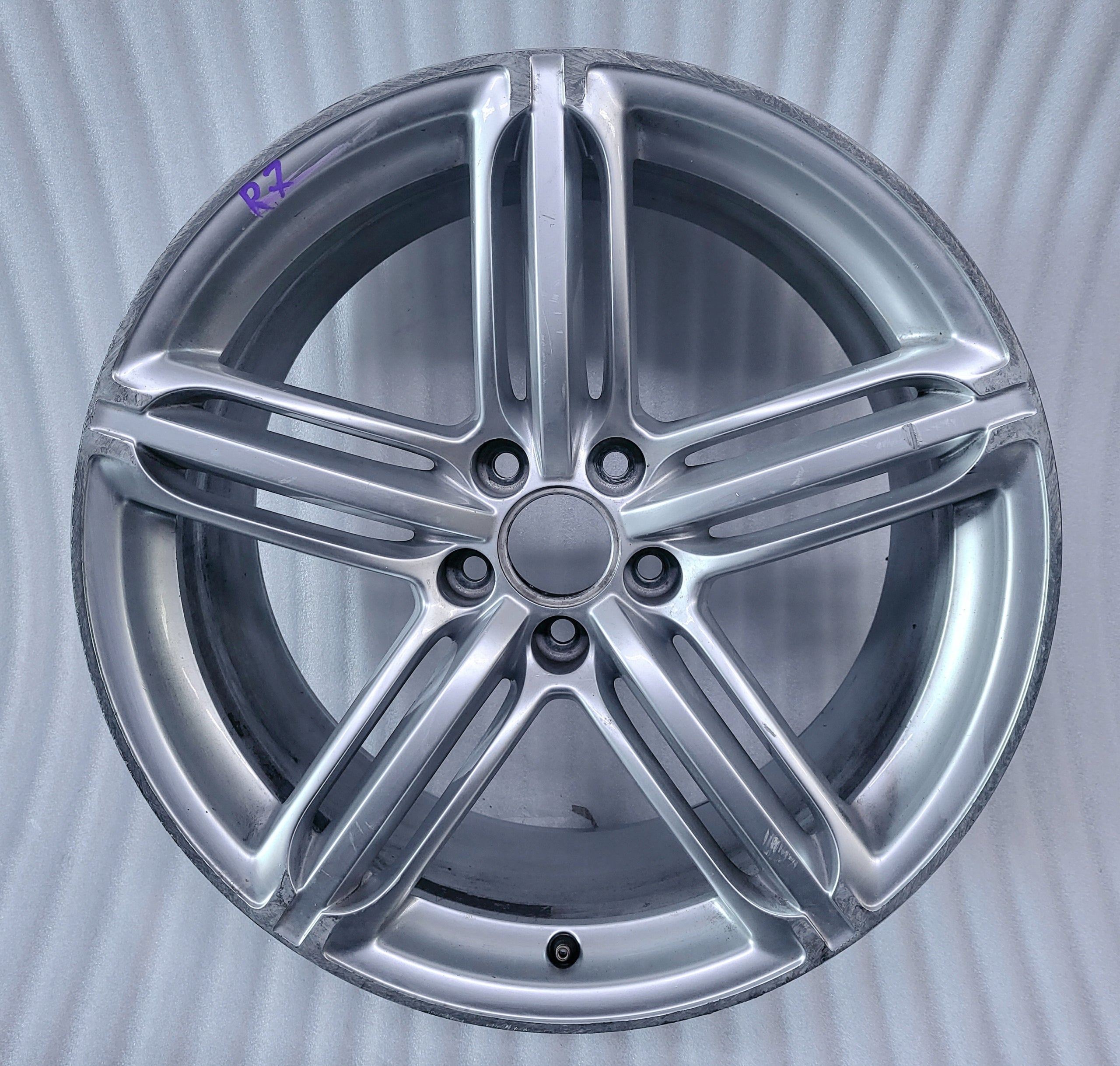 1x Alu Felge Audi A5 S5 Aluminum rim 19 Zoll 9.0J 5x112 33ET 8T0601025T