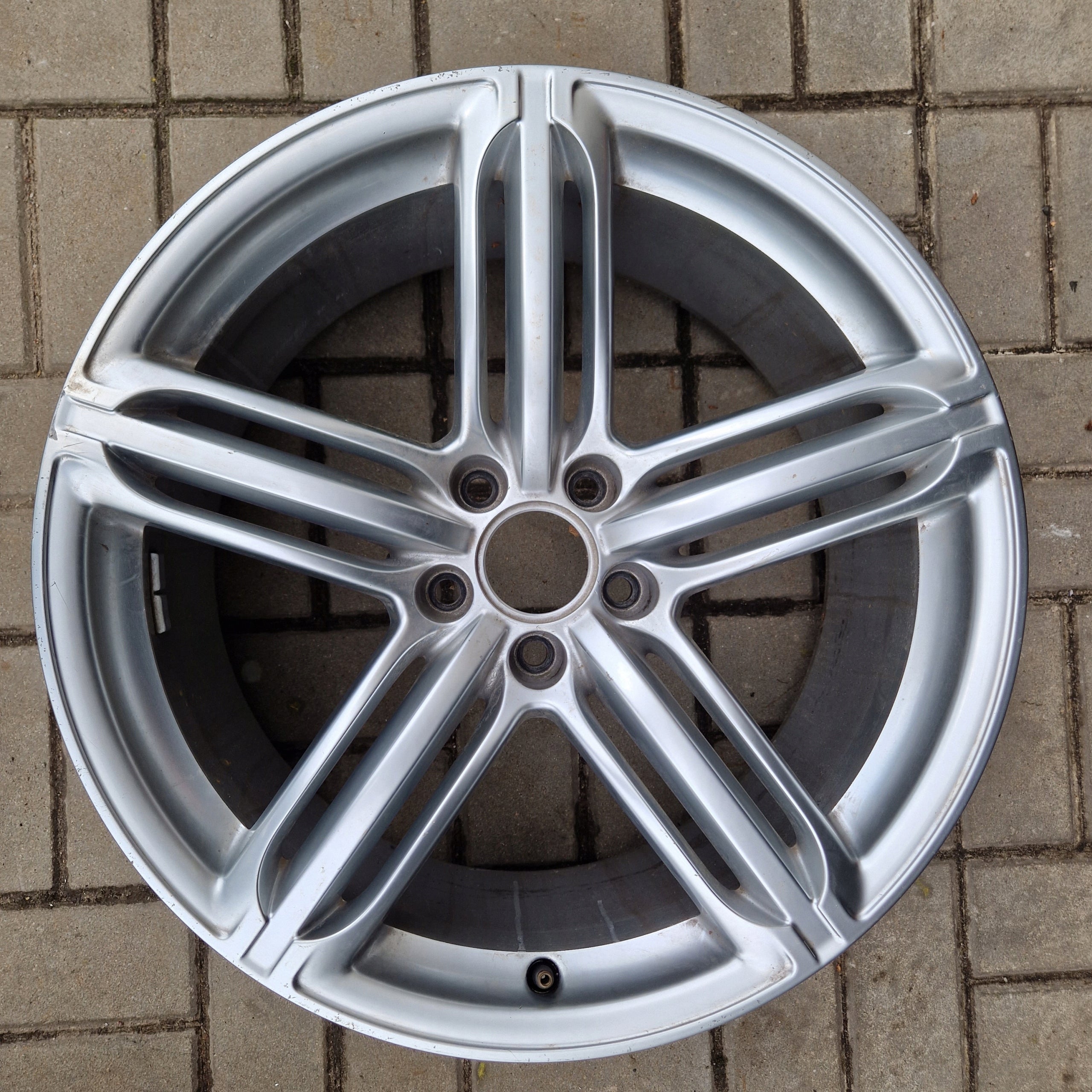 1x Alu Felge Audi S5 A5 Aluminum rim 19 Zoll 9.0J 5x112 33ET 8T0601025T