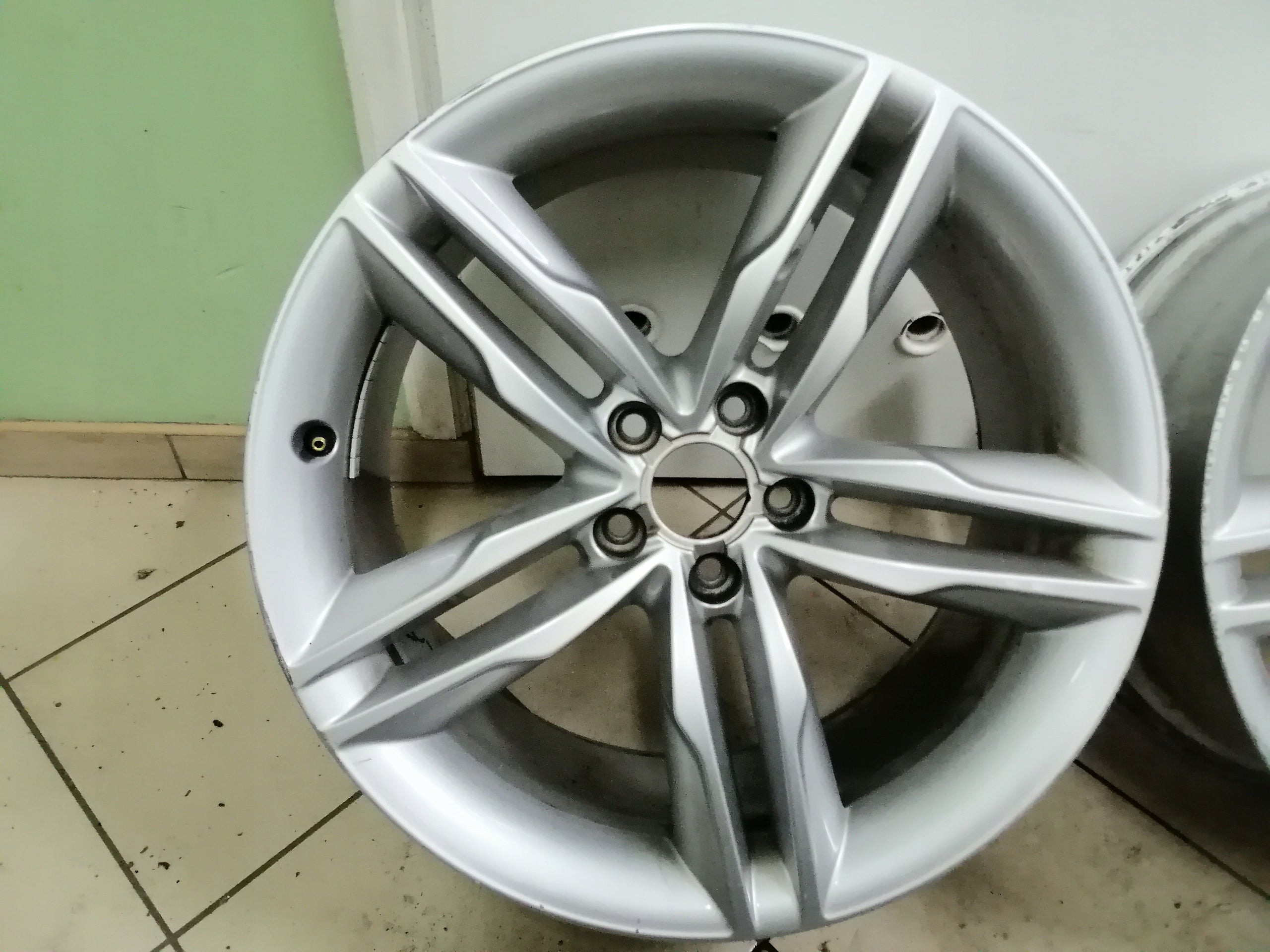 1x Alu Felge Audi A5 Aluminum rim 19 Zoll 8.5J 5x112 32ET 8T0601025H