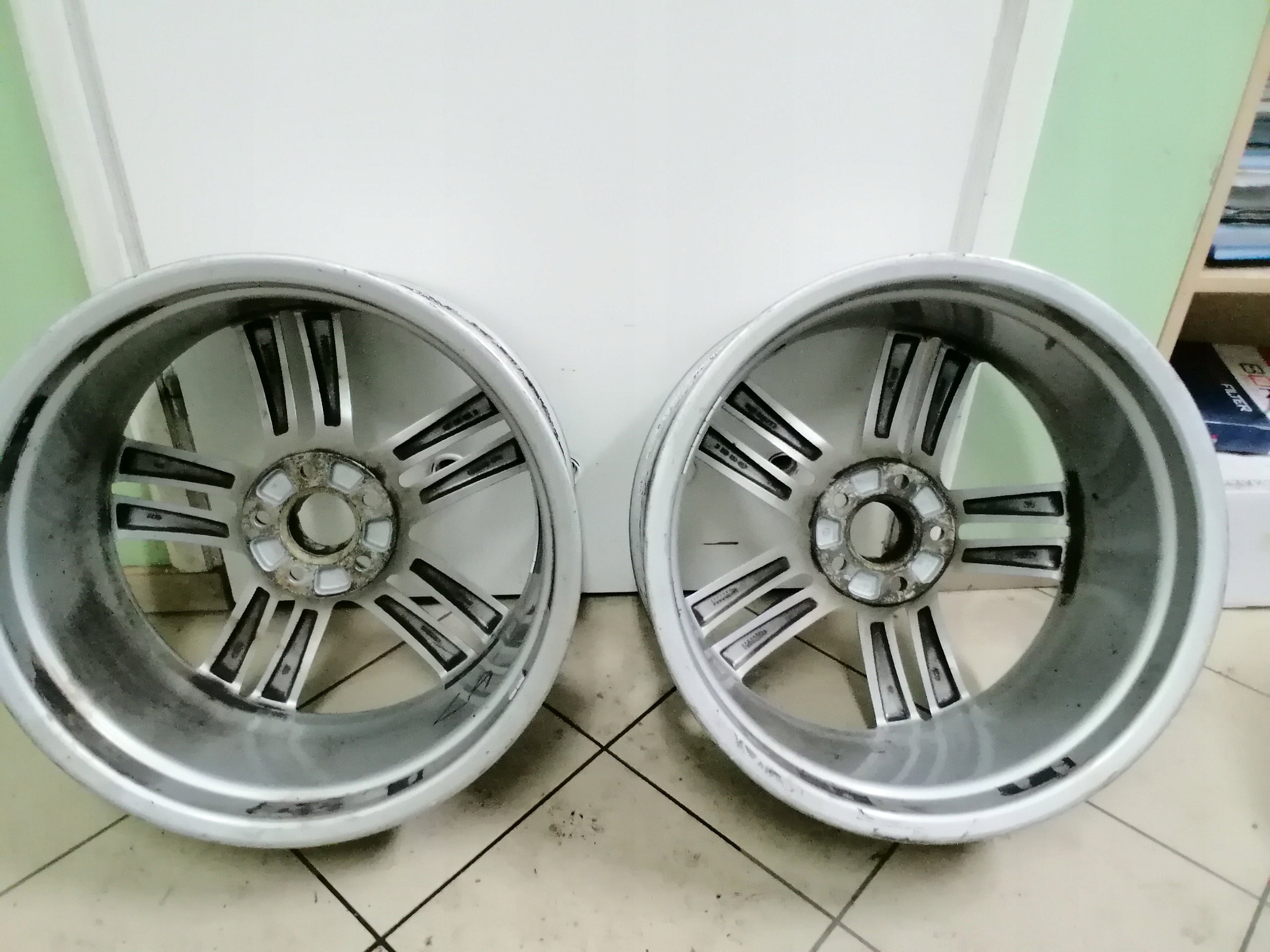 1x Alu Felge Audi A5 Aluminum rim 19 Zoll 8.5J 5x112 32ET 8T0601025H