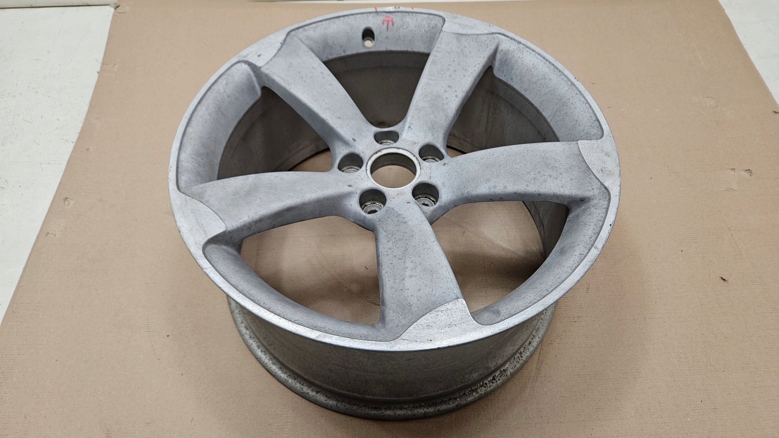 1x Alu Felge Audi A5 Aluminum rim 19 Zoll 9.0J 5x112 8T0601025CD