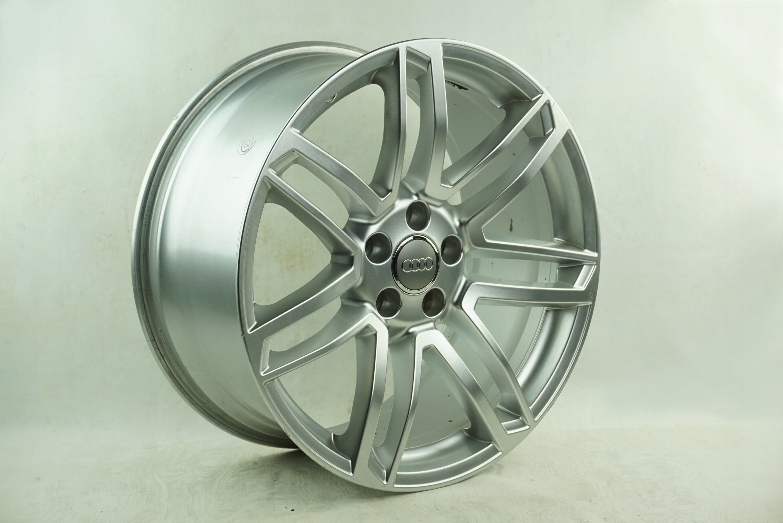  1x Alu Felge Audi A5 Aluminum rim 19 Zoll 9.0J 5x112 33ET 8T0601025DB product image