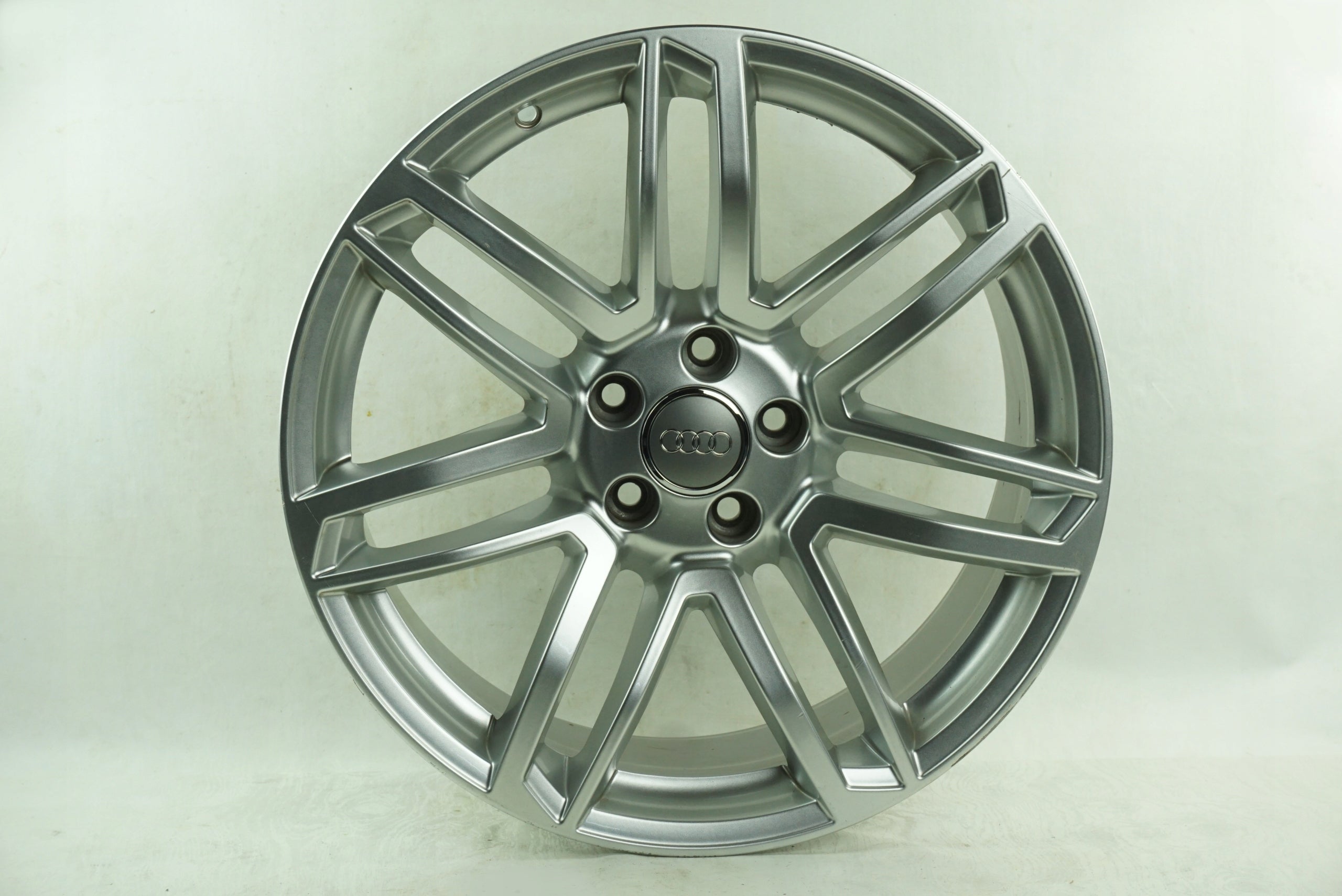 1x Alu Felge Audi A5 Aluminum rim 19 Zoll 9.0J 5x112 33ET 8T0601025DB