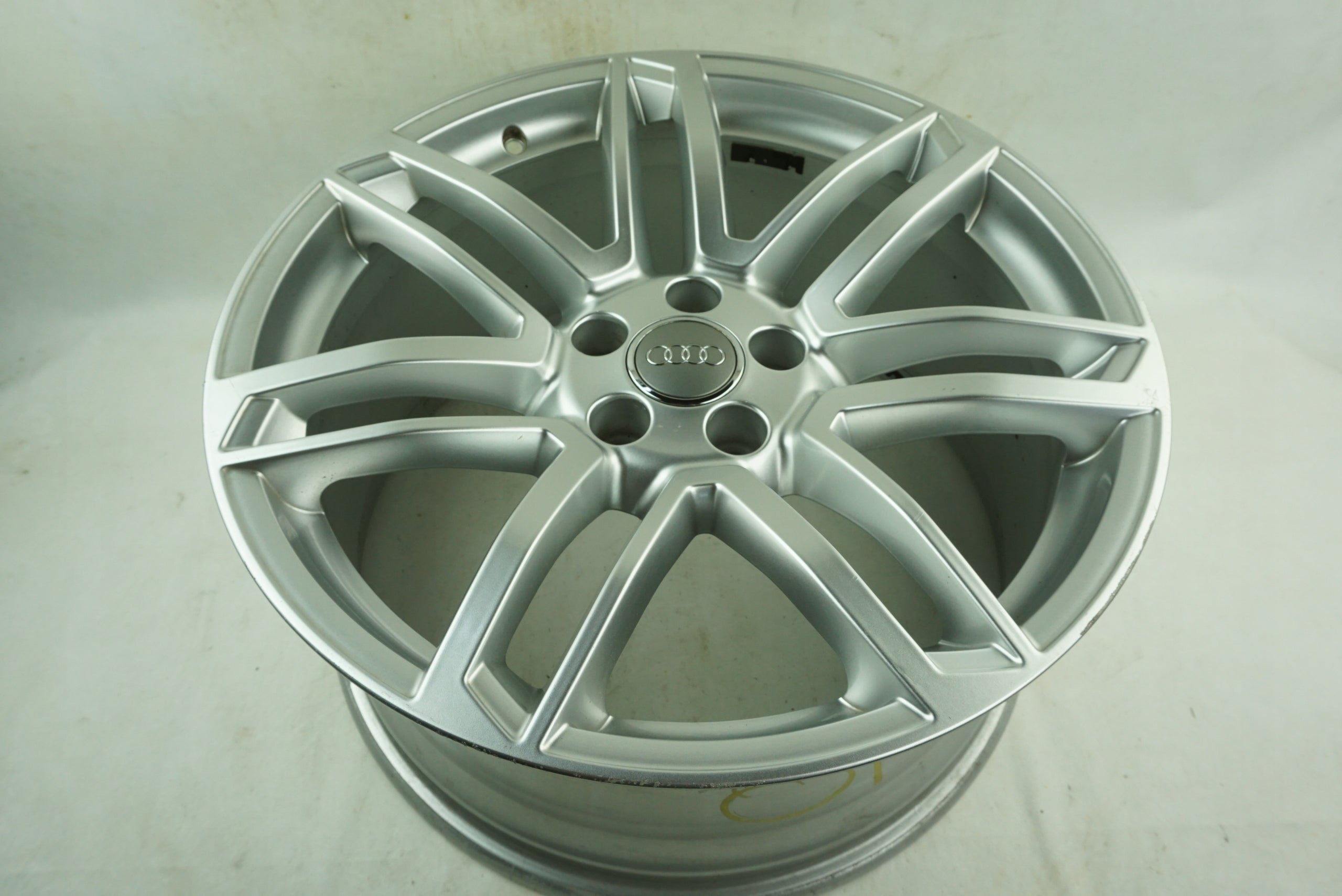 1x Alu Felge Audi A5 Aluminum rim 19 Zoll 9.0J 5x112 33ET 8T0601025DB