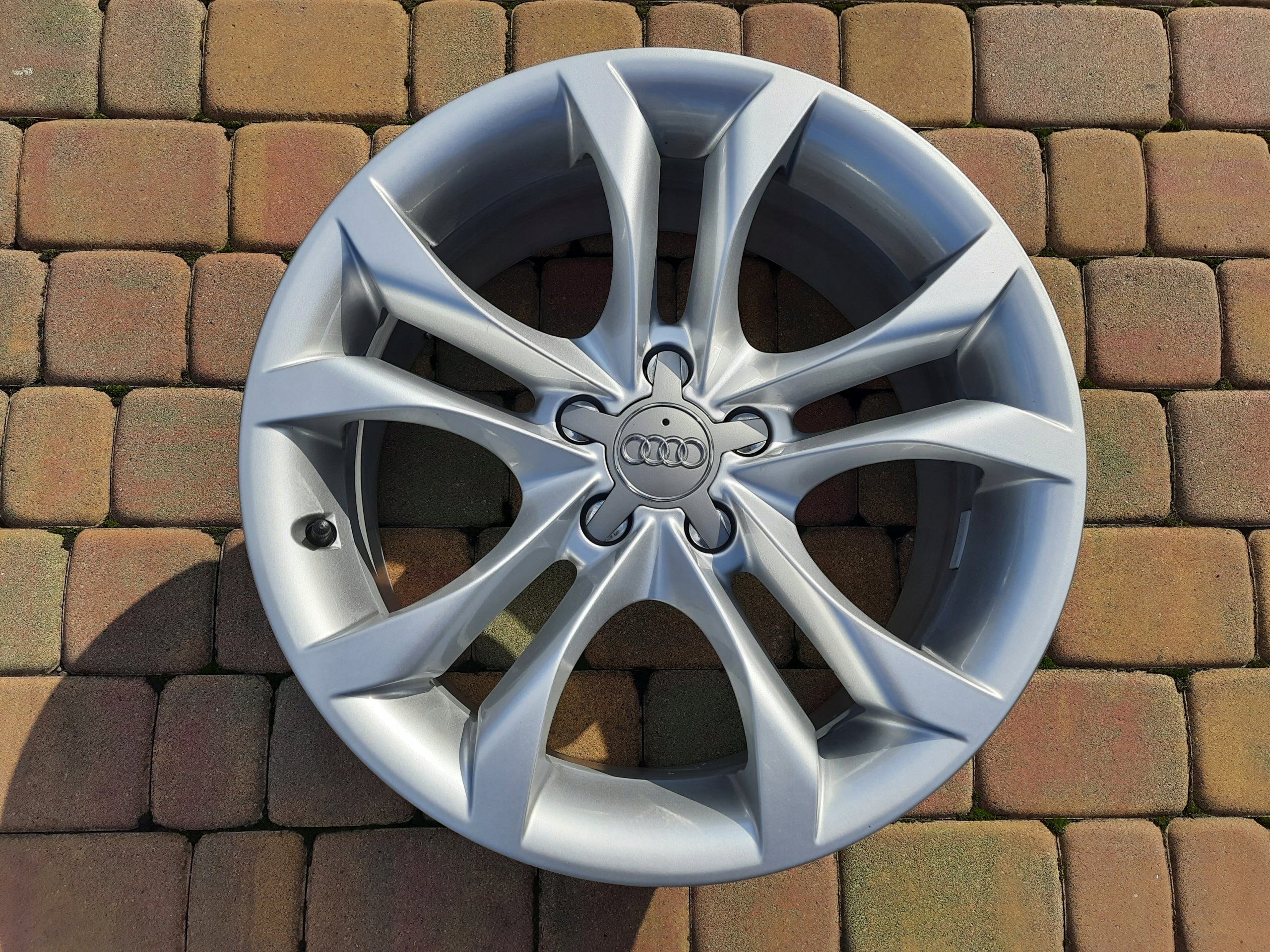 1x Alu Felge Audi A5 Aluminum rim 18 Zoll 8.0J 5x112 31ET