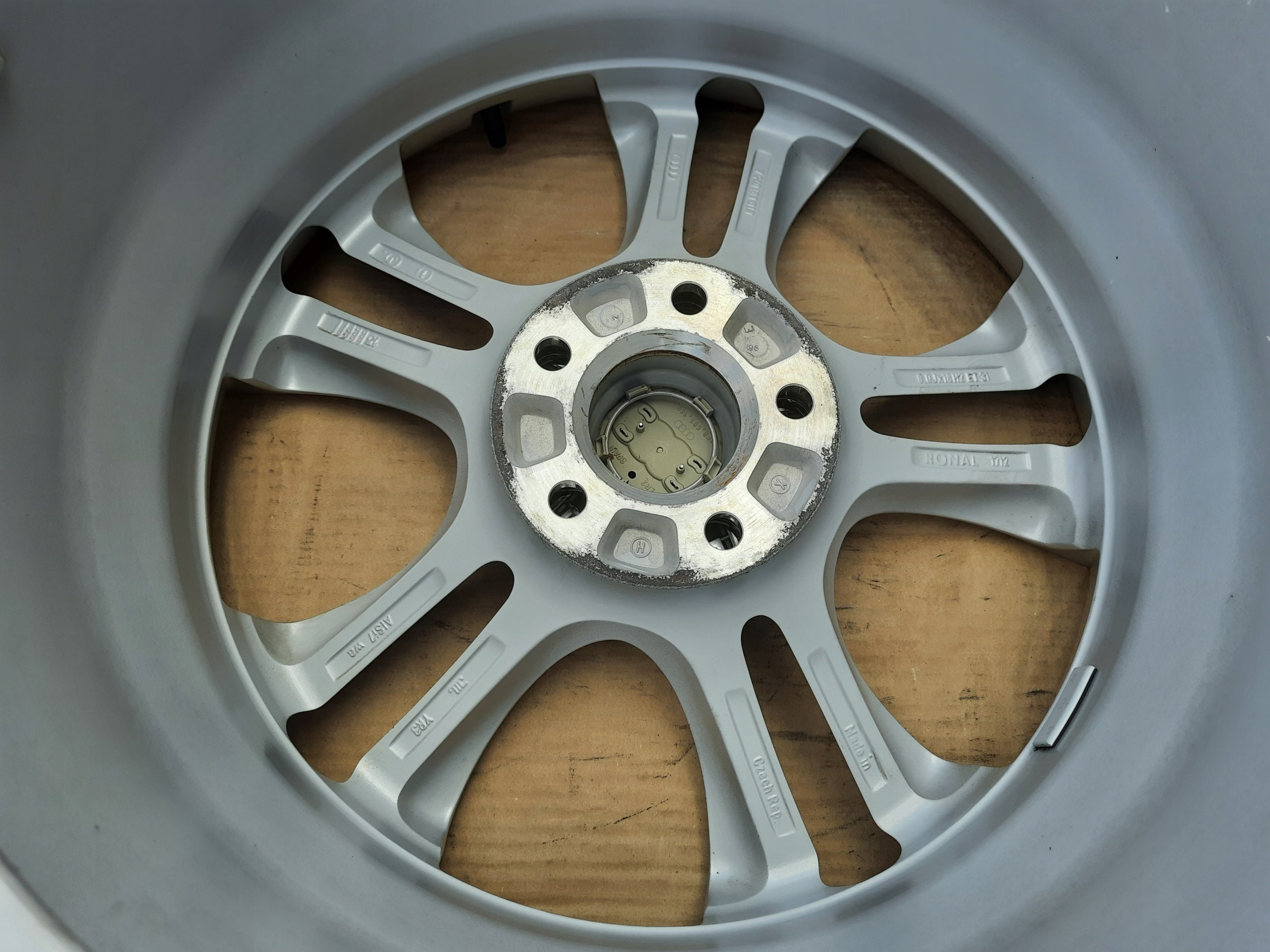 1x Alu Felge Audi A5 Aluminum rim 18 Zoll 8.0J 5x112 31ET