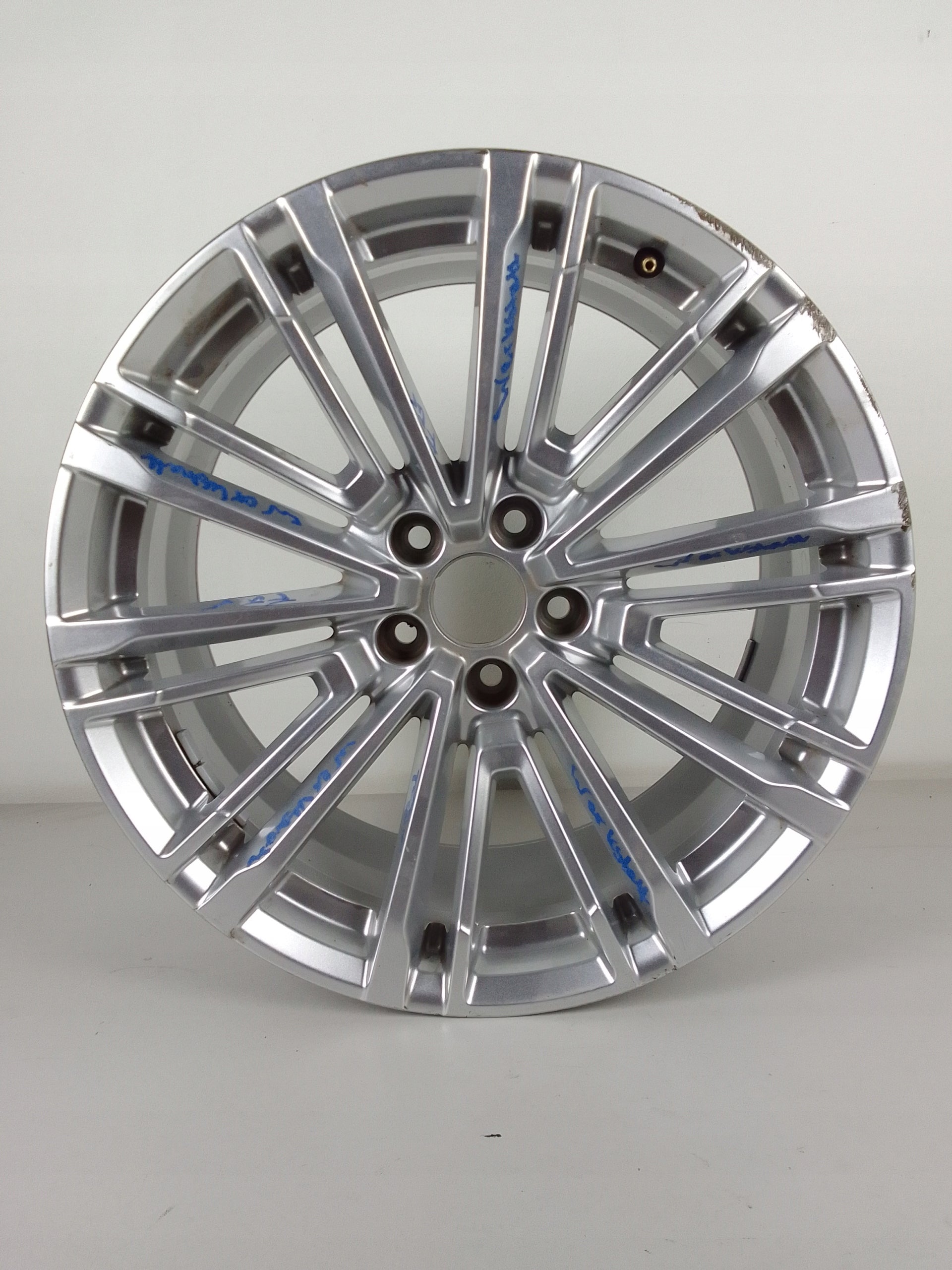 1x Alu Felge Audi A5 Aluminum rim 19 Zoll 8.5J 5x112 32ET 8W0601025CC