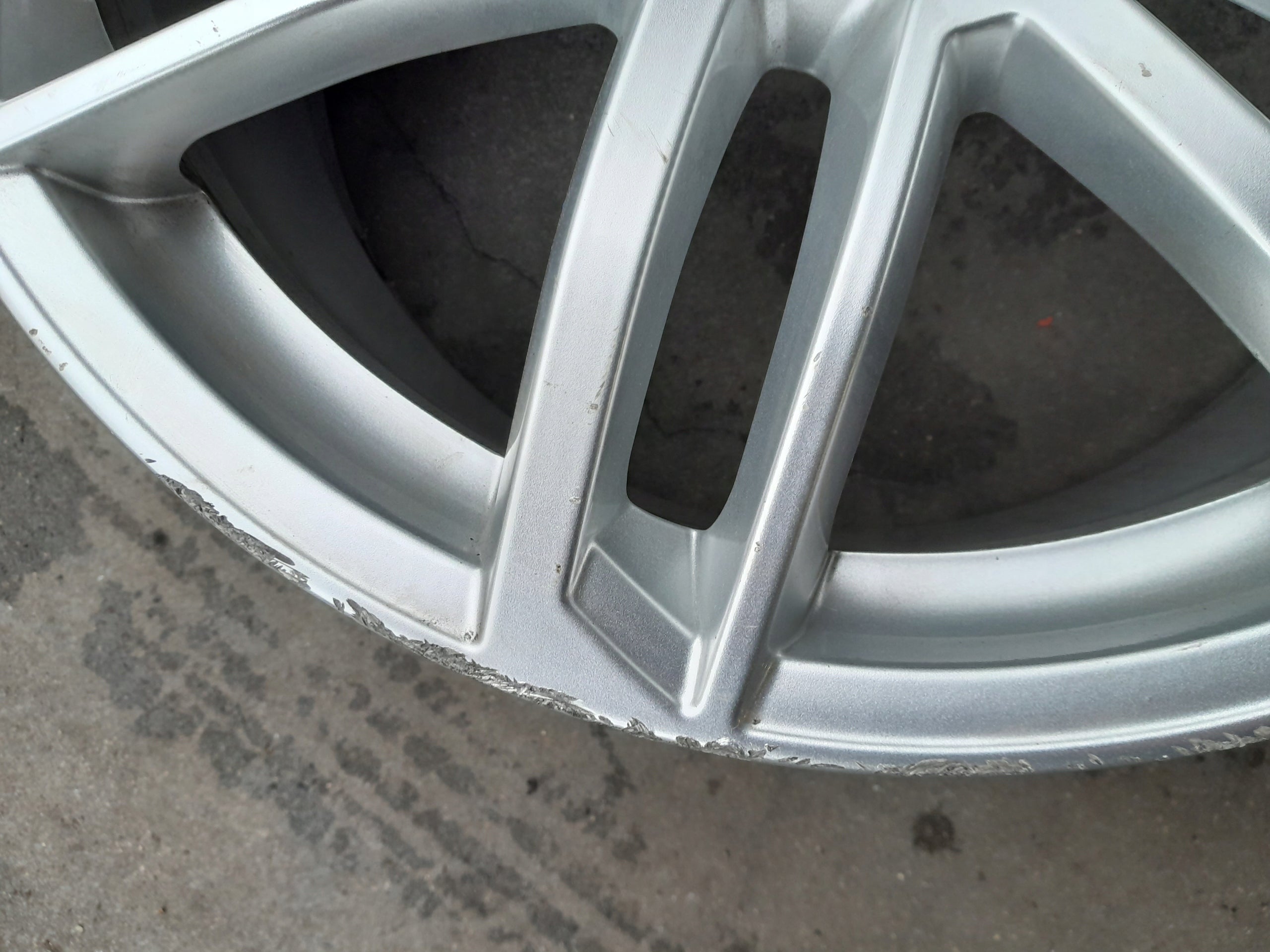 1x Alu Felge Audi A5 Aluminum rim 19 Zoll 9.0J 5x112 33ET