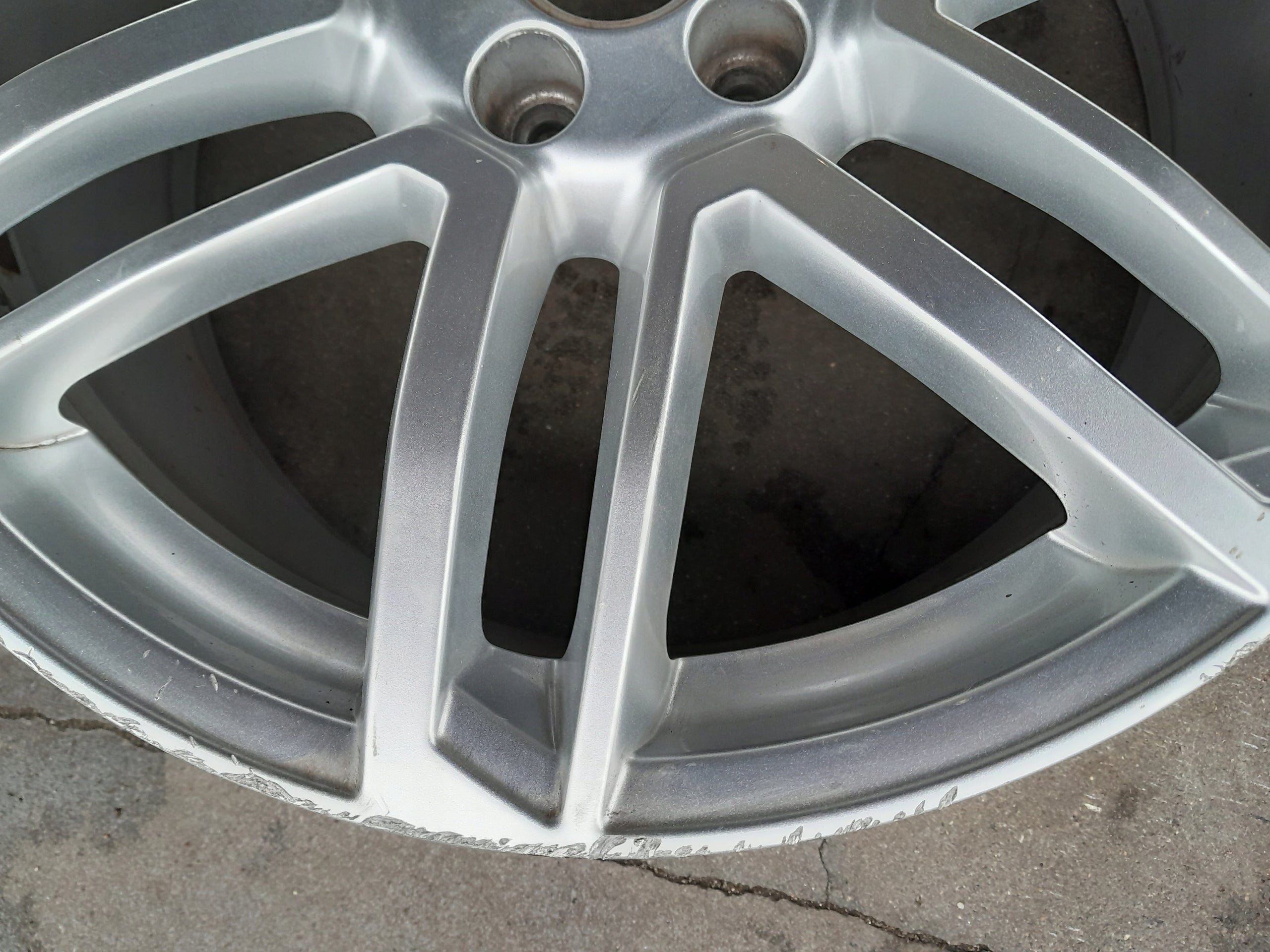 1x Alu Felge Audi A5 Aluminum rim 19 Zoll 9.0J 5x112 33ET