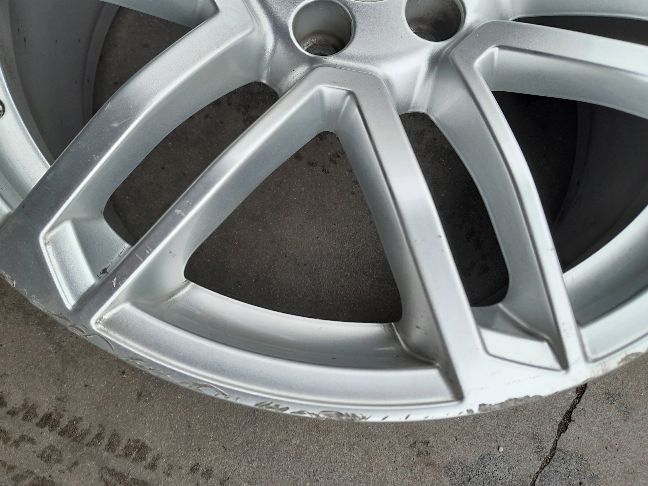 1x Alu Felge Audi A5 Aluminum rim 19 Zoll 9.0J 5x112 33ET