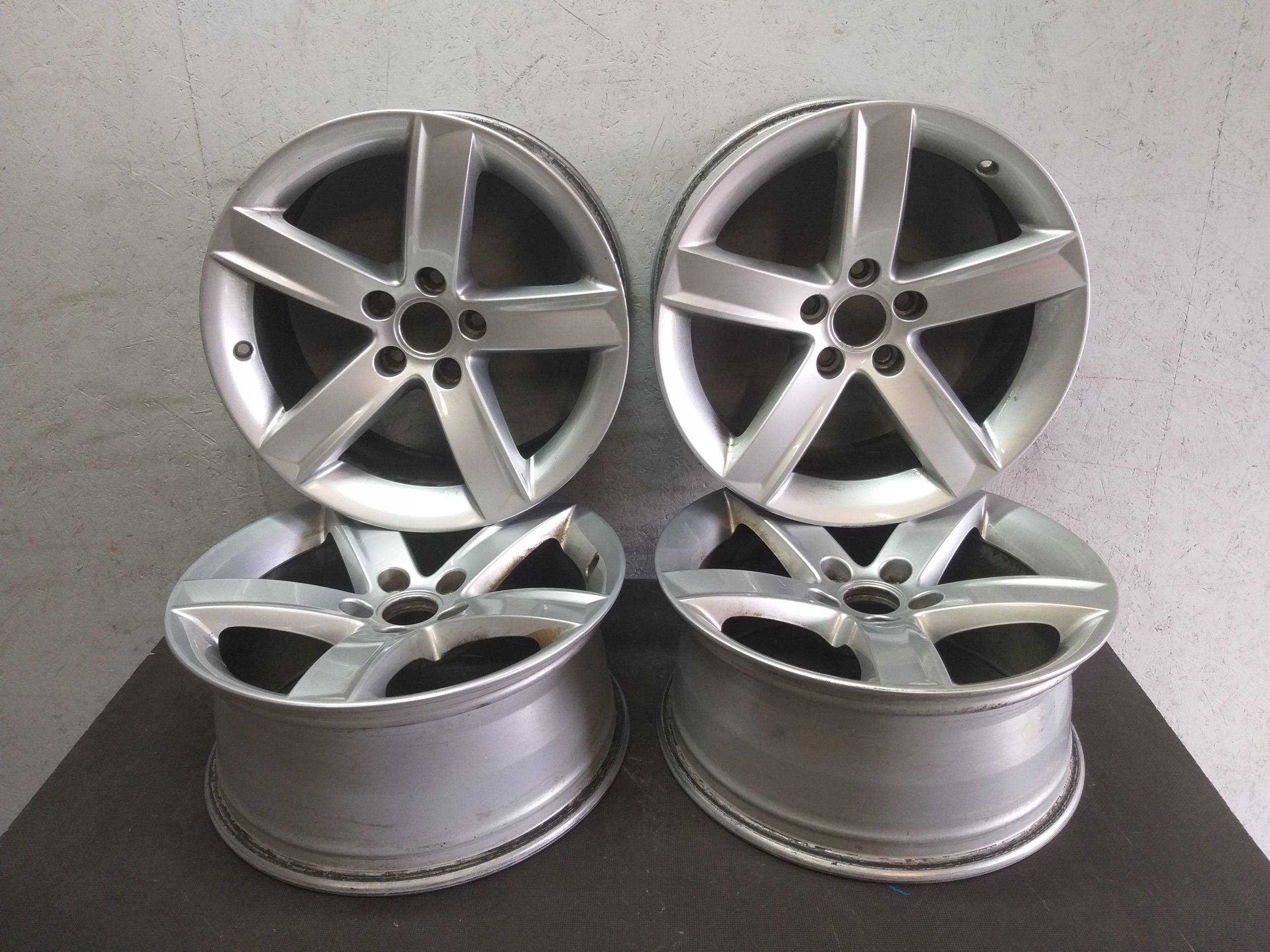  1x aluminum rim Audi A5 aluminum rim 17 inch 7.5J 5x112 8T0601697  product image