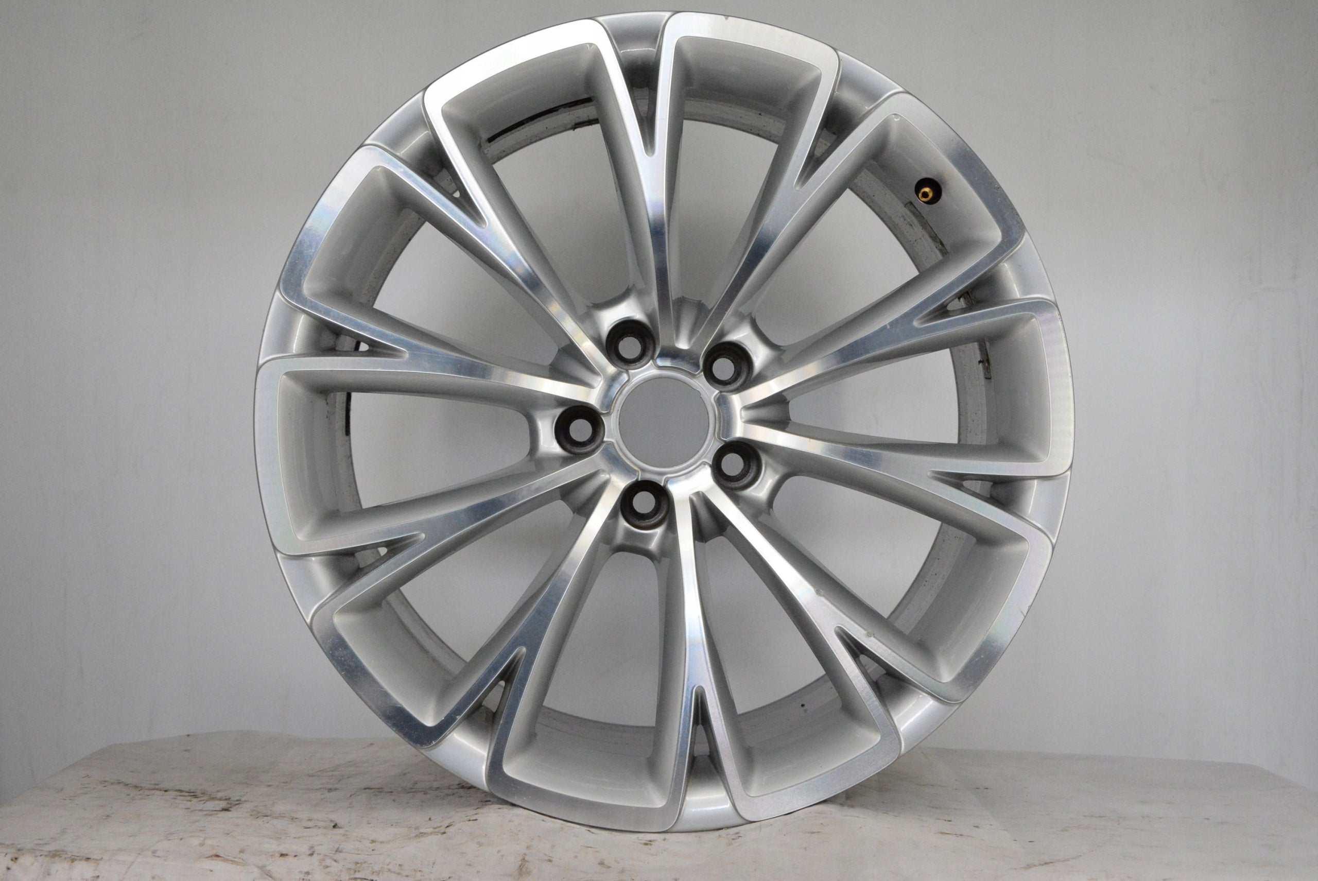 1x Alu Felge Audi A8 A6 A7 Aluminum rim 19 Zoll 9.0J 5x112 33ET 4H0601025BG