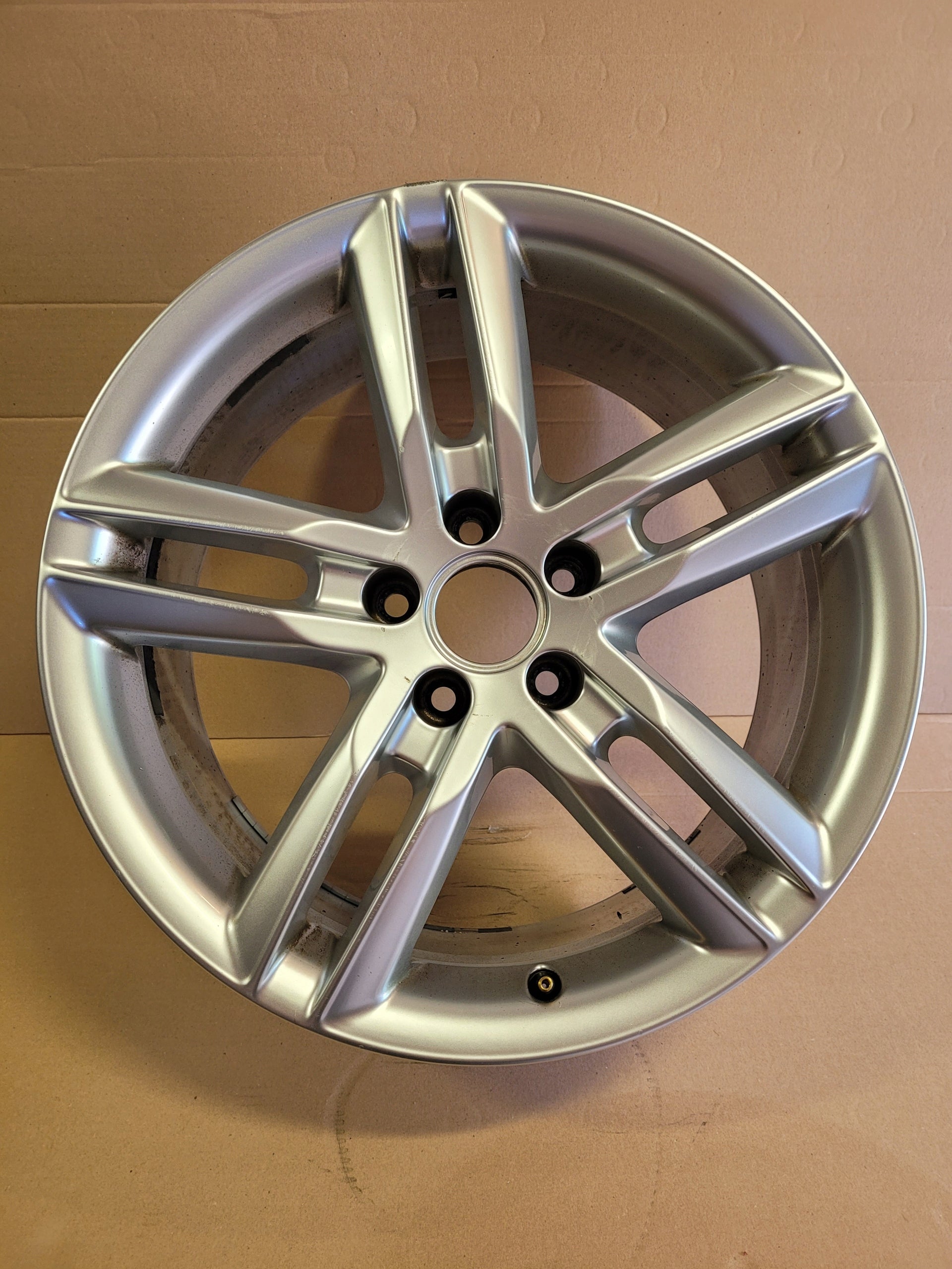  1x Alu Felge Audi A8 A6 A7 Aluminum rim 18 Zoll 8.0J 5x112 39ET 4G0601025Q product image