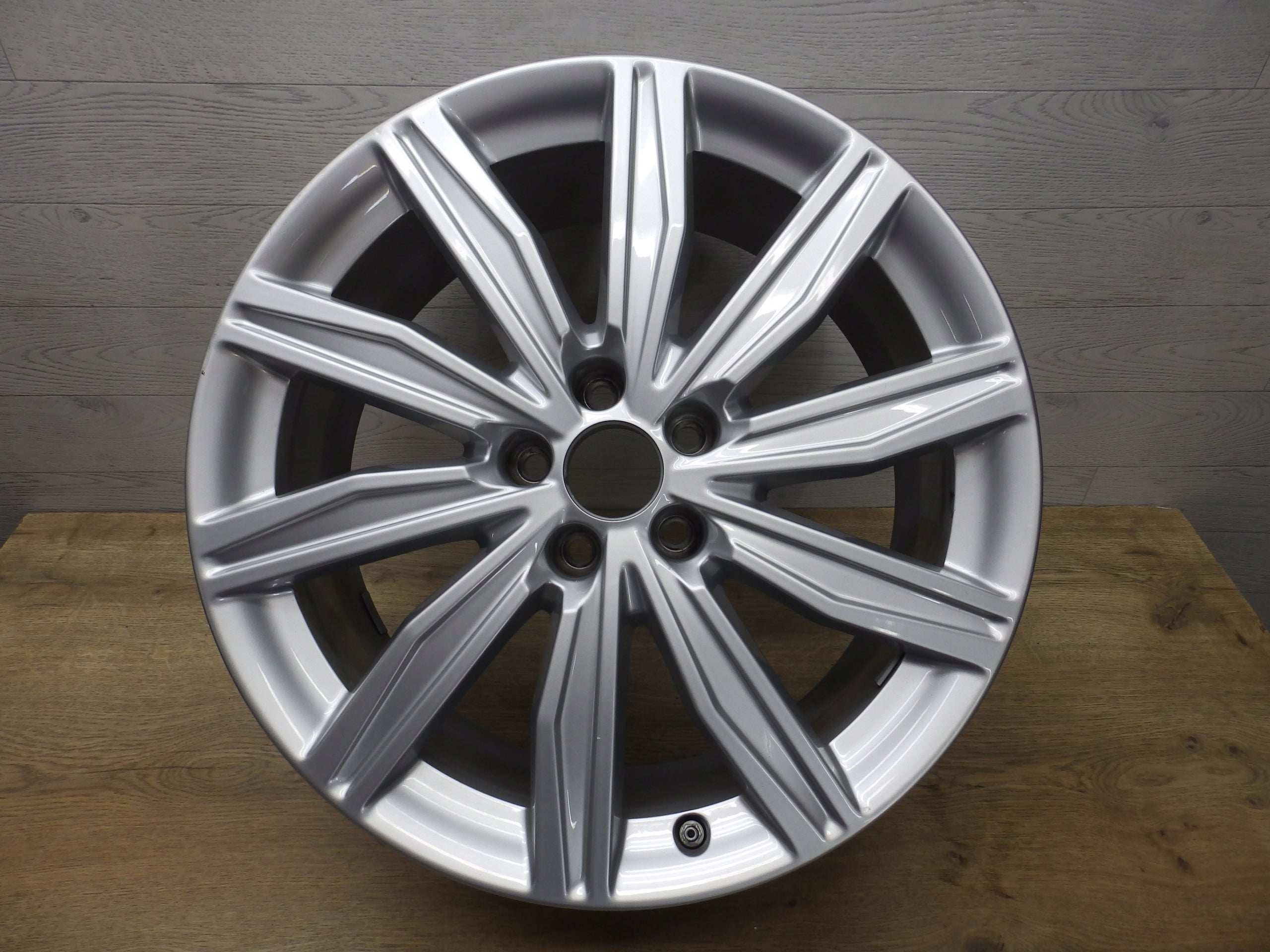  1x Alu Felge Audi A6 A7 Aluminum rim 19 Zoll 8.0J 5x112 39ET 4K0601025M product image