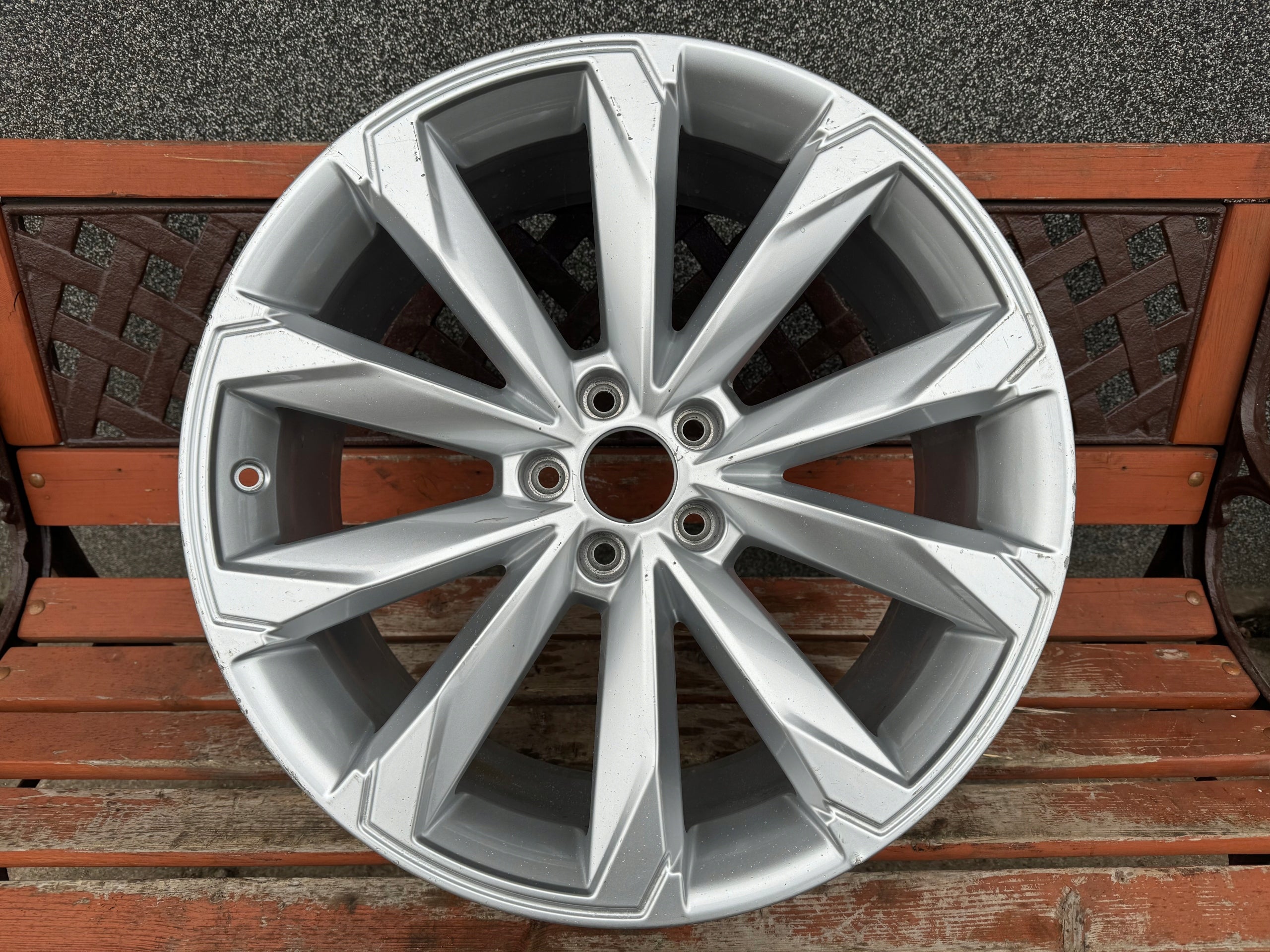  1x aluminum rim Audi allroad A6 S6 Aluminum rim 20 inch 8.5J 5x112 37ET 4K9601025BS  product image