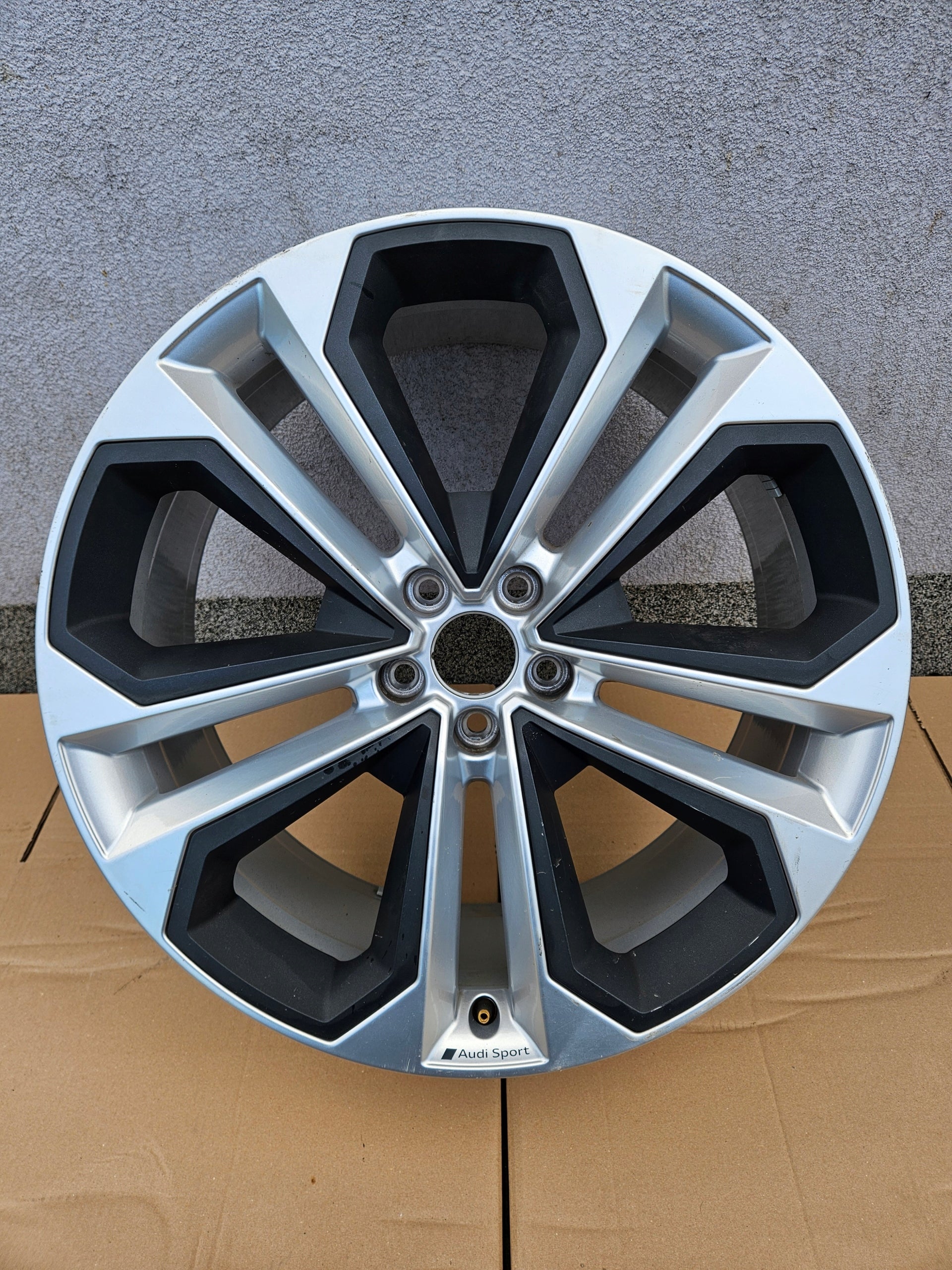  1x Alu Felge Audi allroad A6 Aluminum rim 21 Zoll 8.5J 5x112 37ET 4K9601025 product image