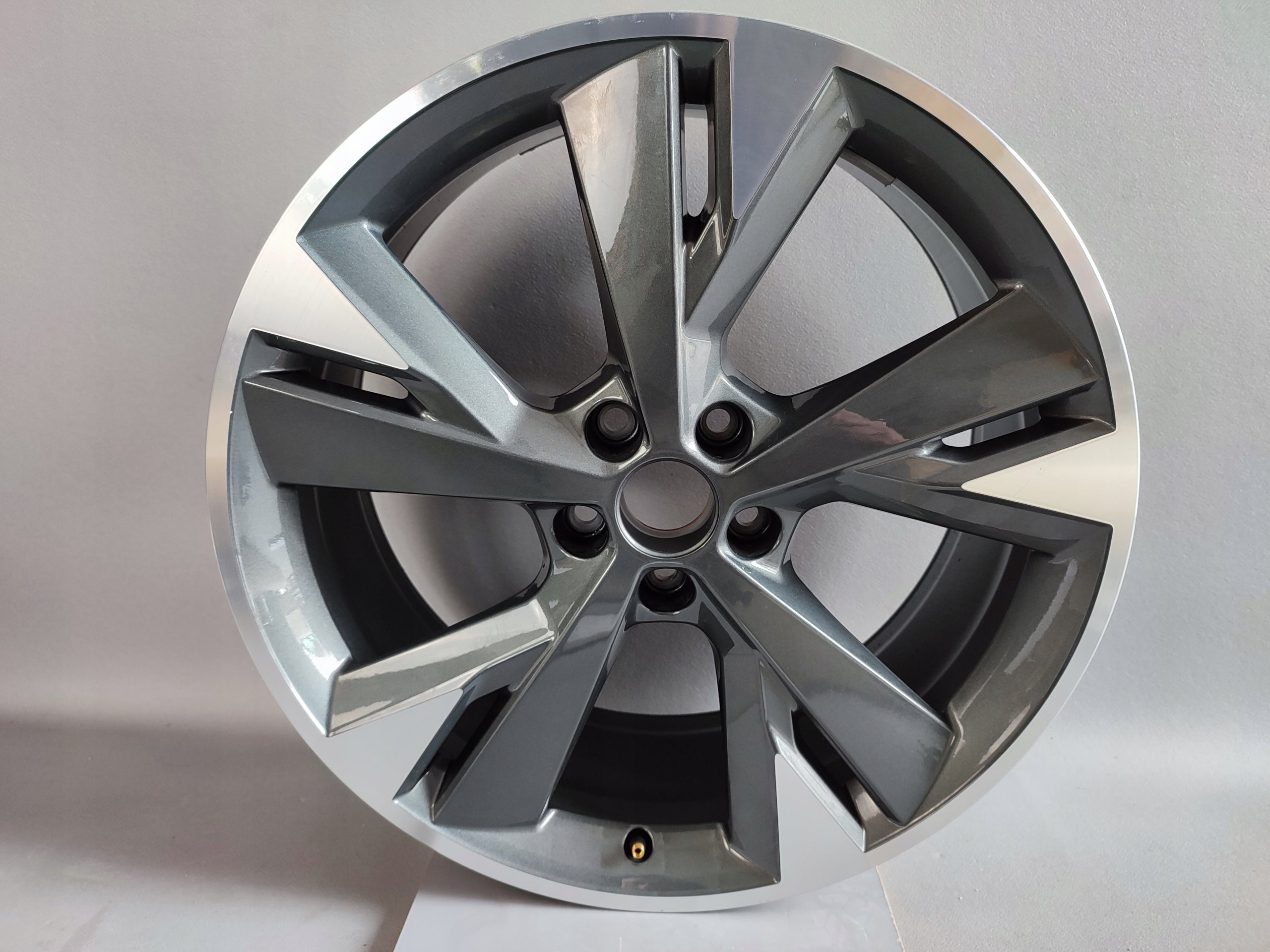  1x aluminum rim Audi A6 Aluminum rim 20 inch 8.0J 5x112 45ET 89A601025D  product image