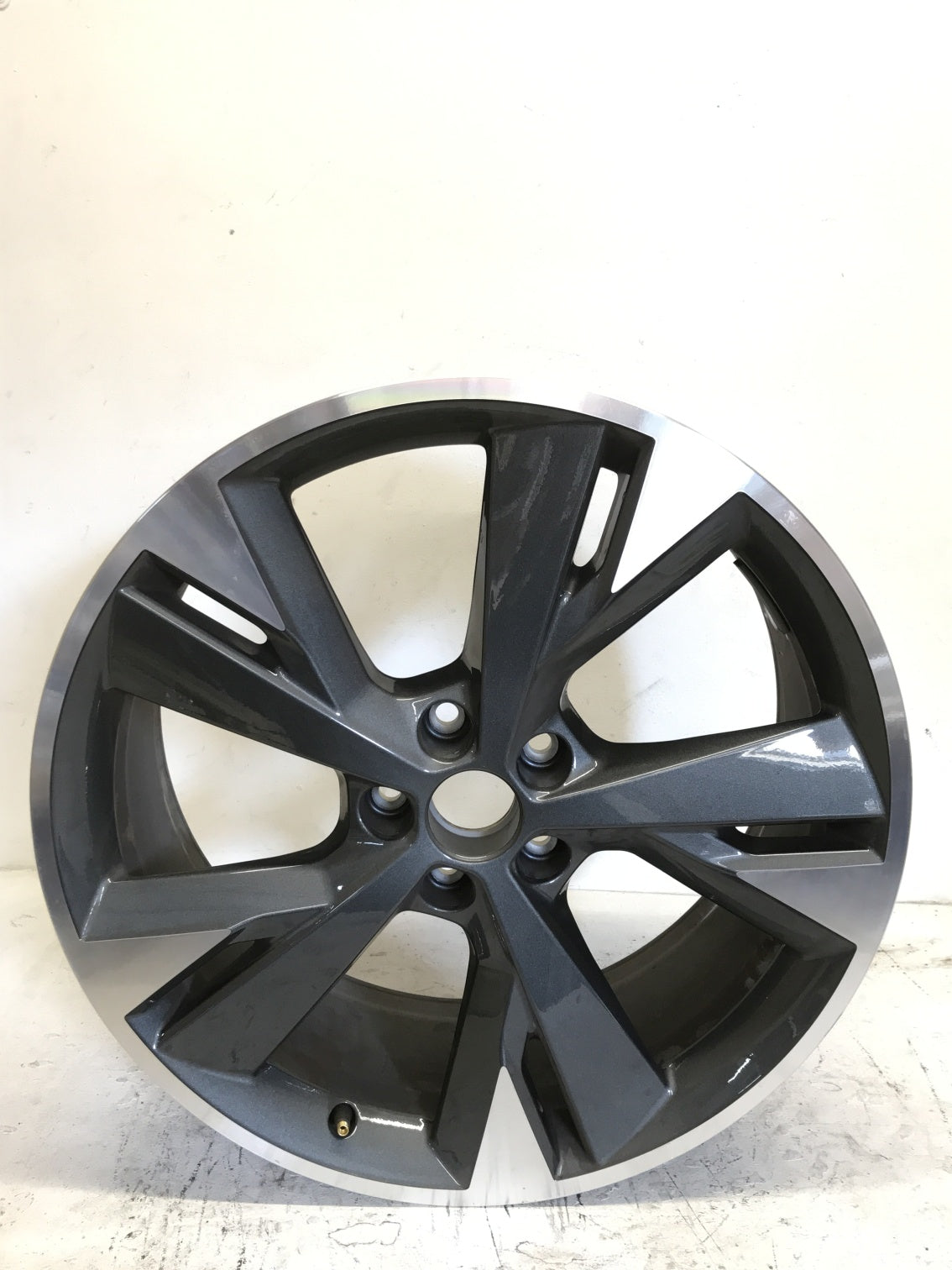 1x Alu Felge Audi A6 Aluminum rim 20 Zoll 8.0J 5x112 89A601025D