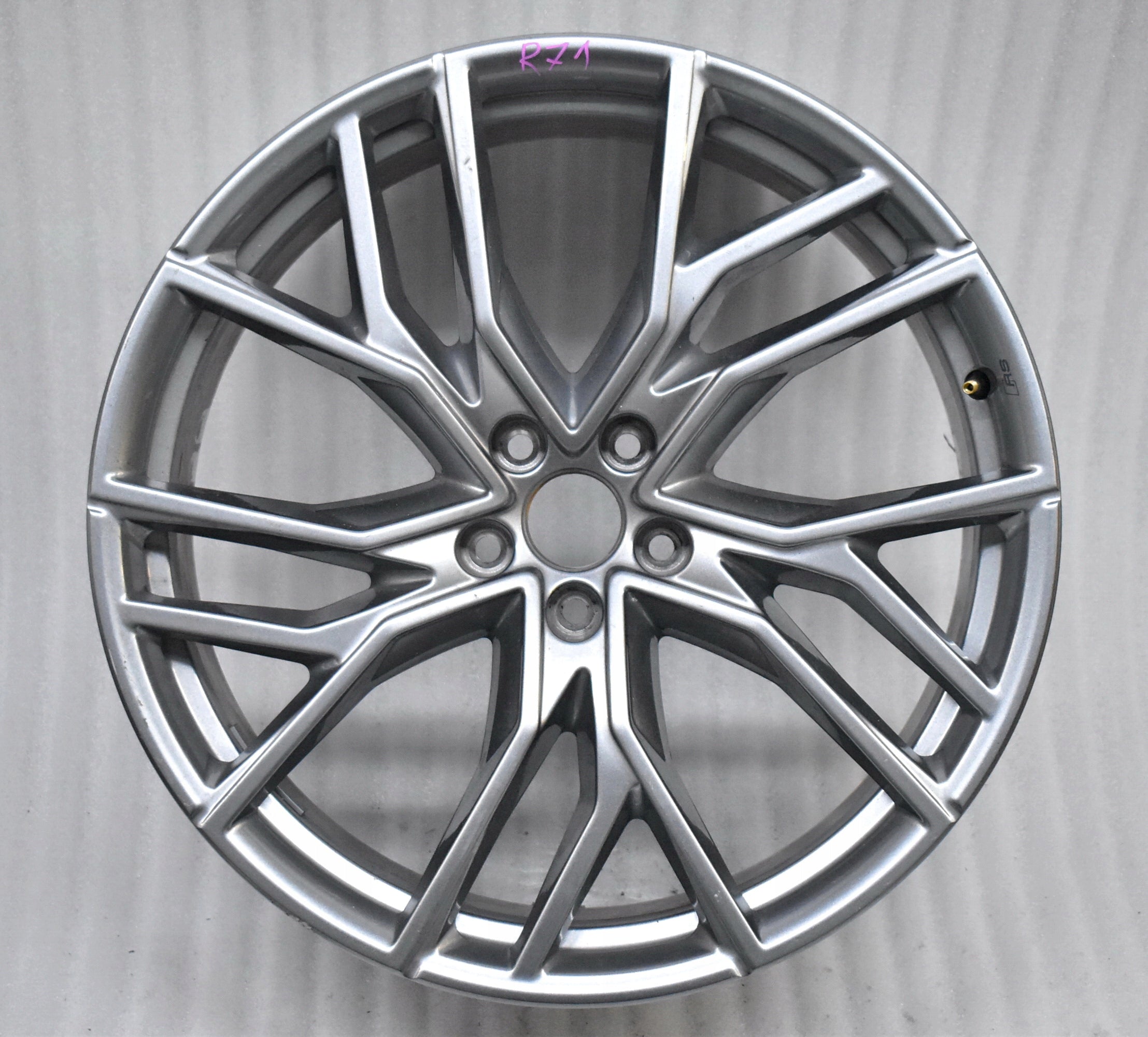 1x Alu Felge Audi A6 Aluminum rim 21 Zoll 8.5J 5x112 40ET 89A601025H