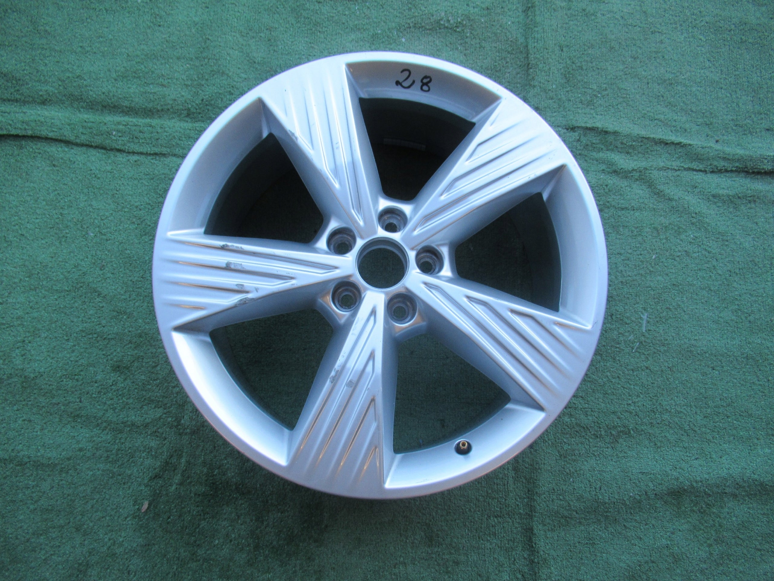 1x Alu Felge Audi A6 Aluminum rim 19 Zoll 8.0J 5x112 45ET 89A601025B