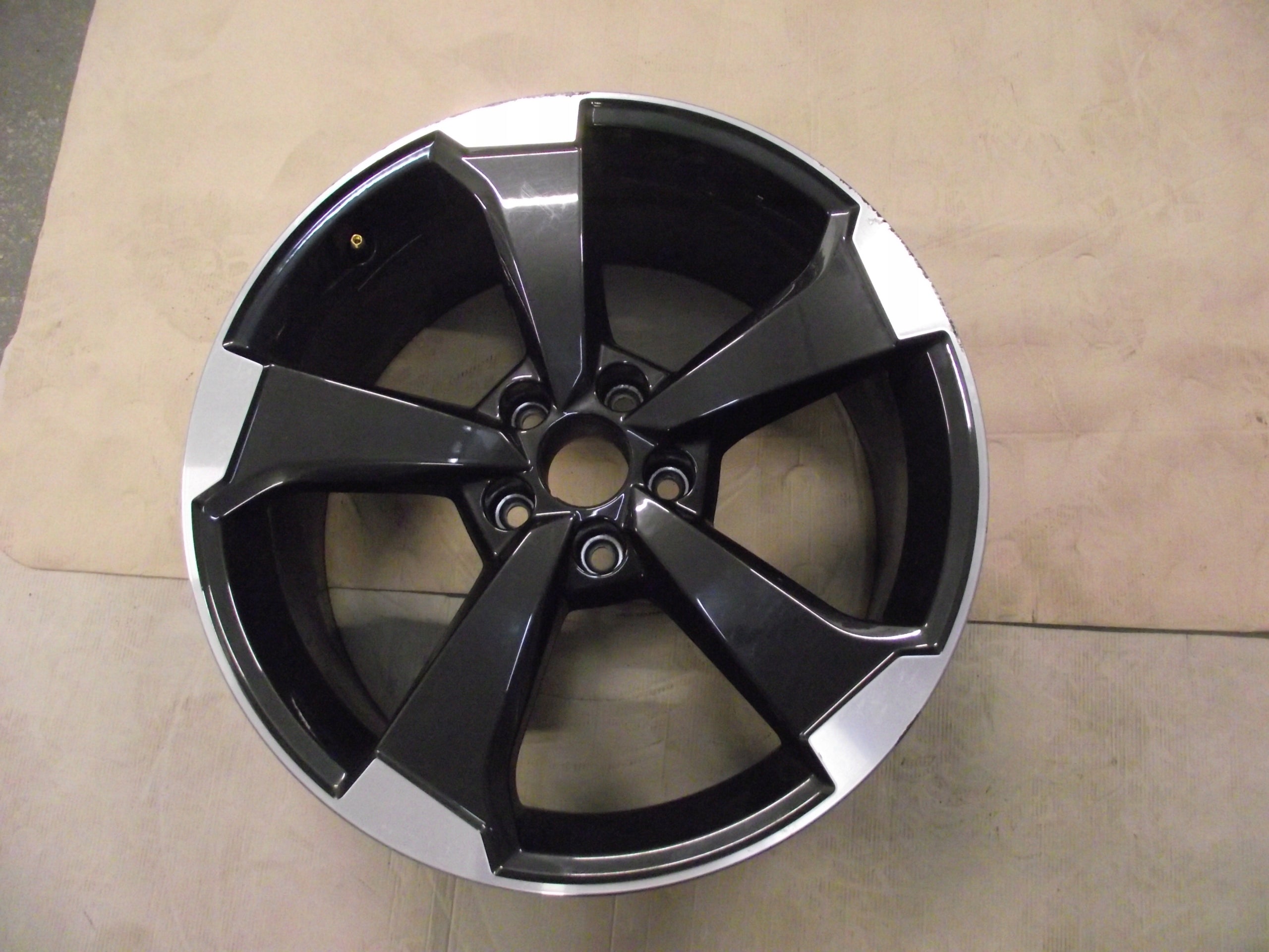  1x aluminum rim Audi Q2 A6 aluminum rim 19 inch 8.0J 5x112 45ET 81A601025M  product image