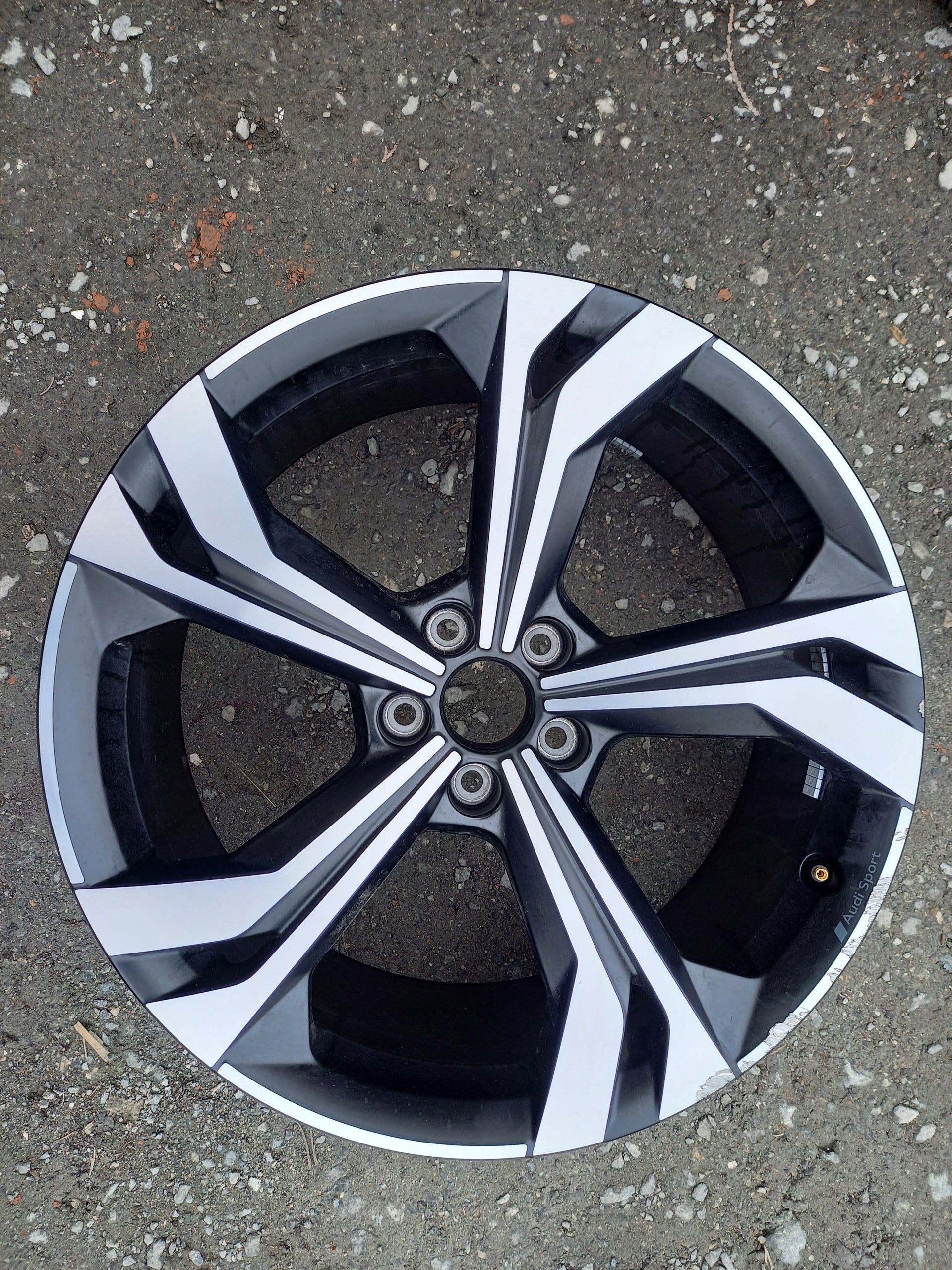  1x aluminum rim Audi Q3 A6 Aluminum rim 20 inch 8.5J 5x112 38ET 83A601025AC  product image