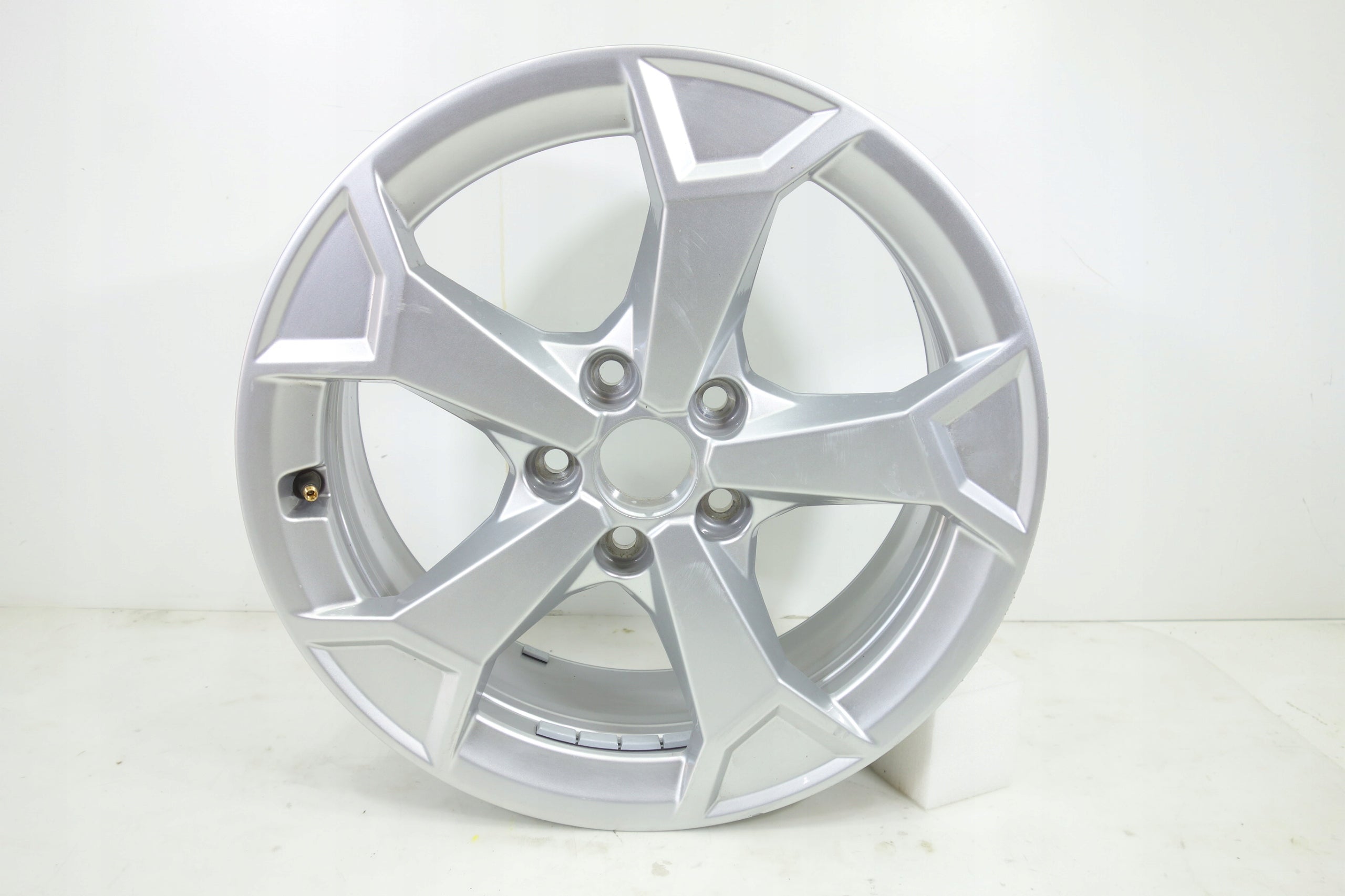 1x Alu Felge Audi Q3 A6 Aluminum rim 17 Zoll 6.5J 5x112 38ET 83A601025AL