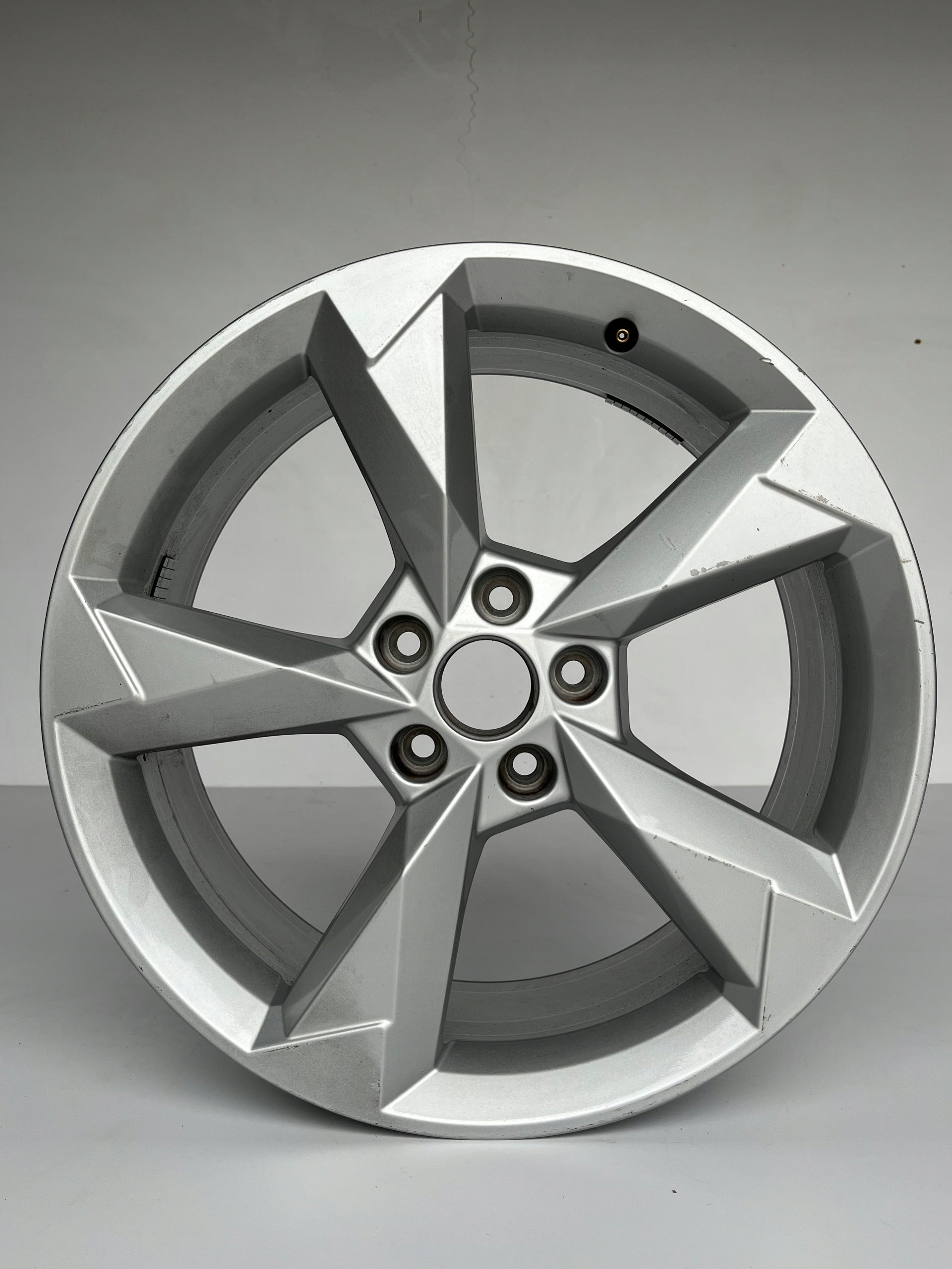  1x aluminum rim Audi Q3 A6 aluminum rim 19 inch 7.0J 5x112 43ET 83A601025N  product image