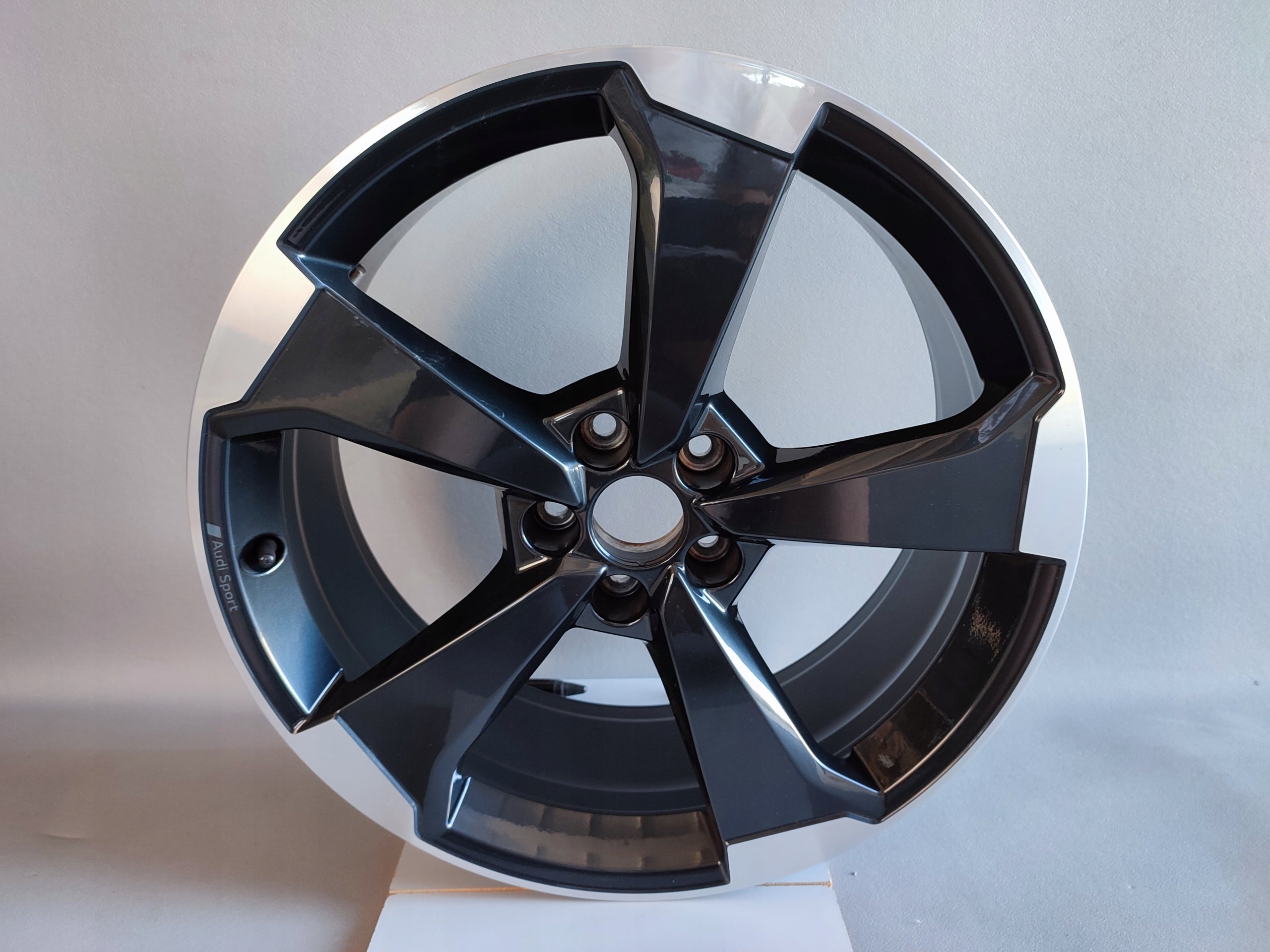  1x Alu Felge Audi Q5 A6 SQ5 Aluminum rim 20 Zoll 8.0J 5x112 39ET 80A601025AQ product image