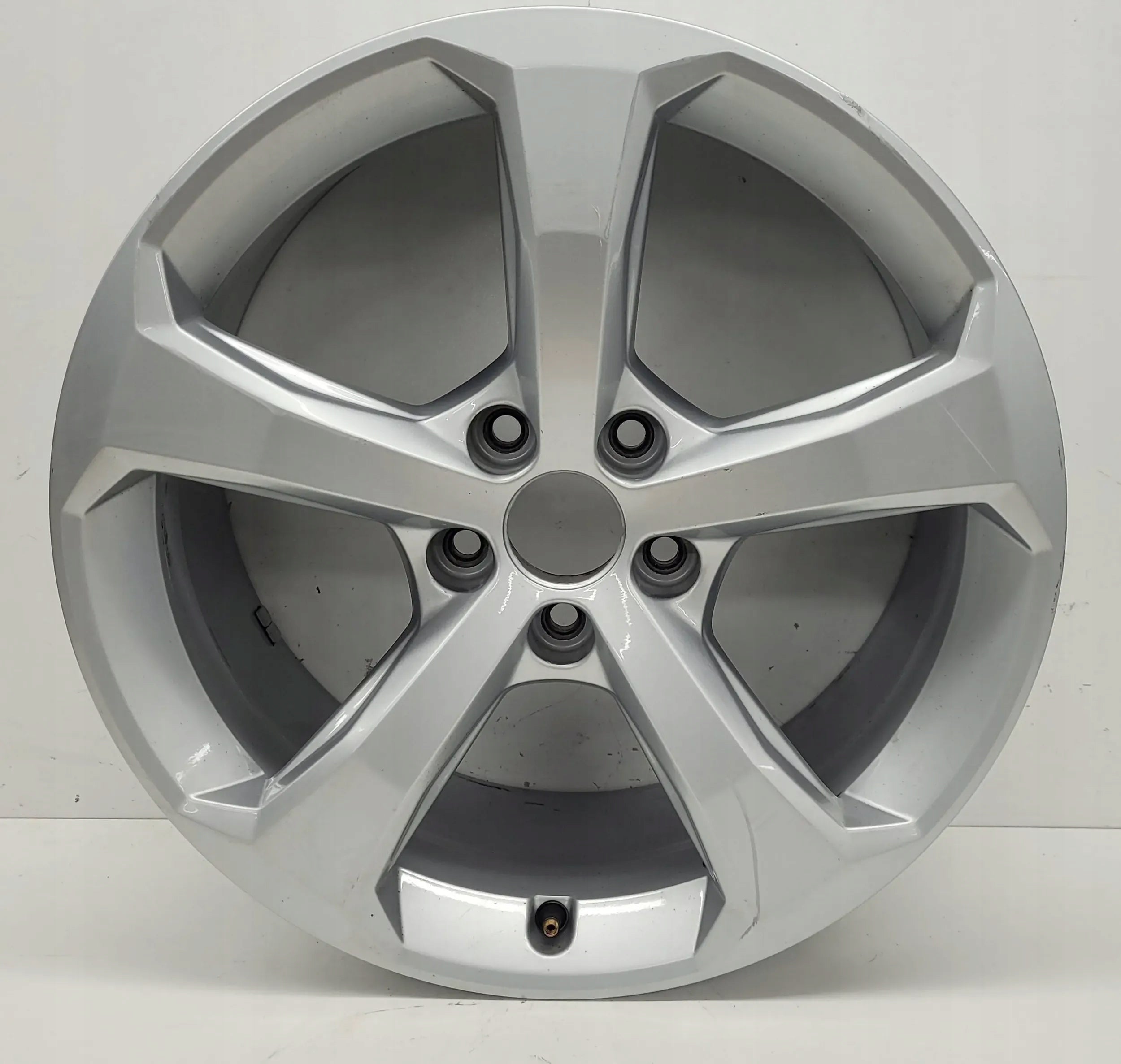 1x Alu Felge Audi Q5 A6 SQ5 Aluminum rim 18 Zoll 8.0J 5x112 39ET 80A601025C