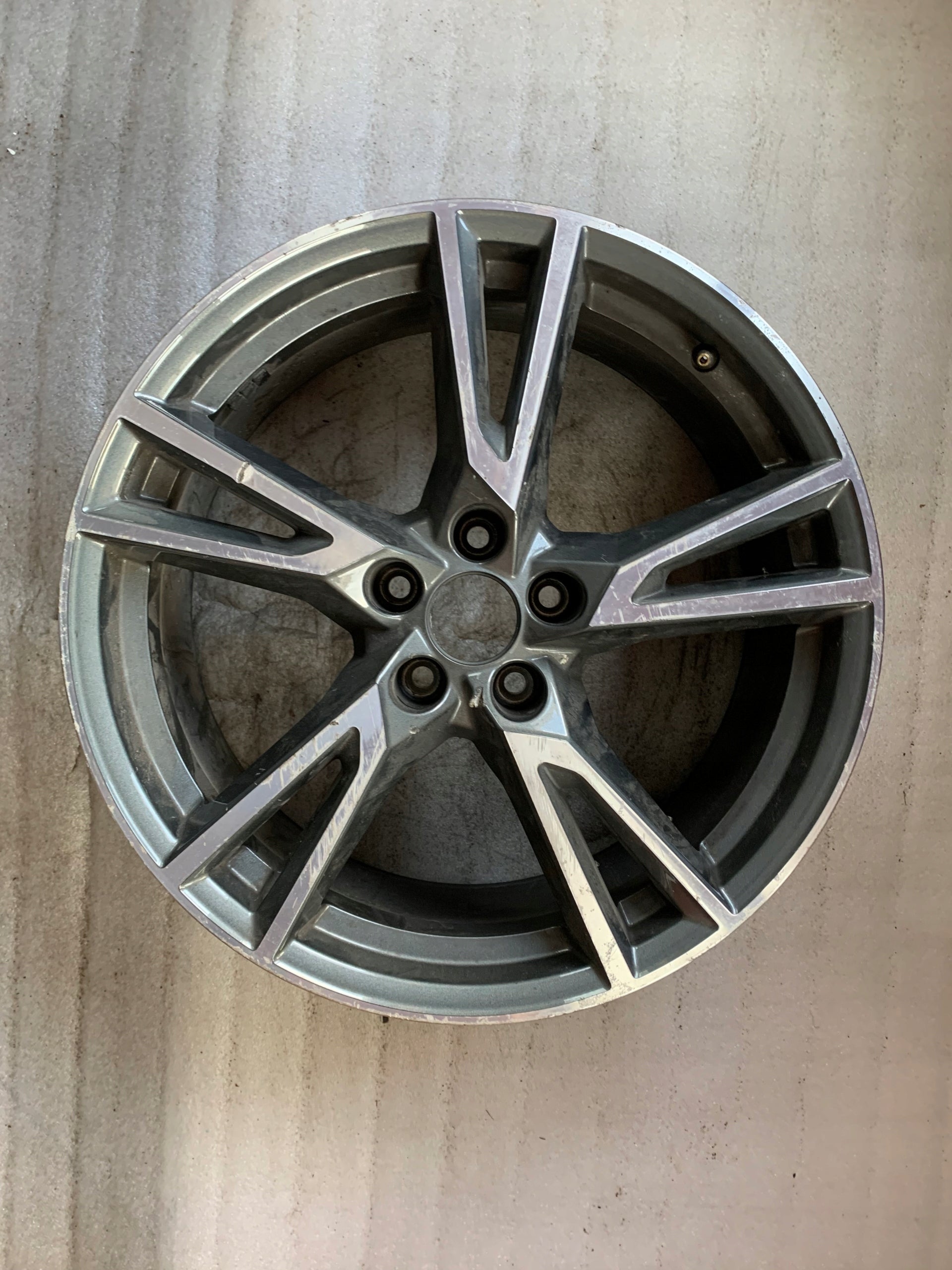  1x Alu Felge Audi Q5 A6 SQ5 Aluminum rim 19 Zoll 8.0J 5x112 39ET 80A601025R product image