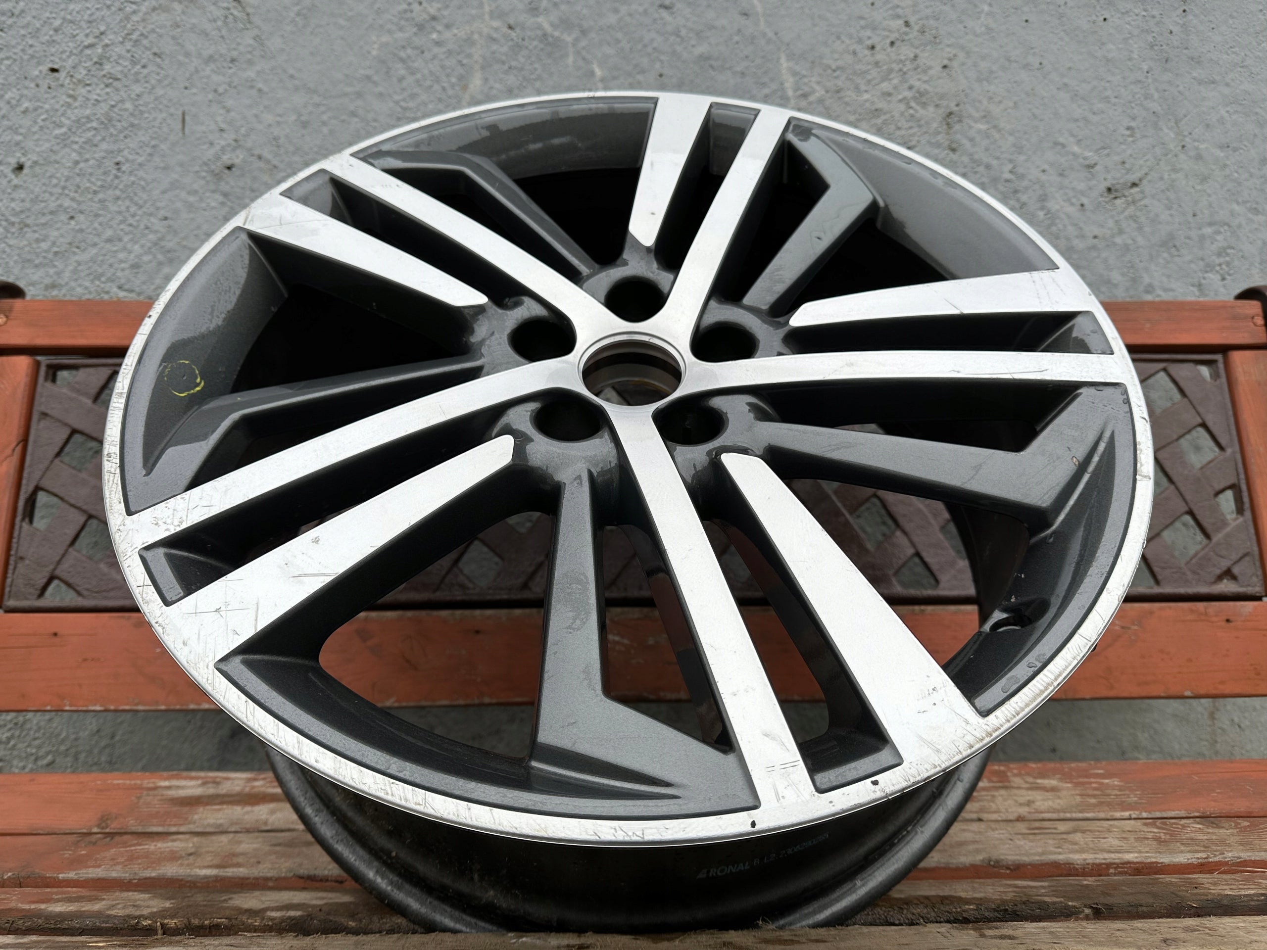 1x Alu Felge Audi Q5 A6 SQ5 Aluminum rim 20 Zoll 8.0J 5x112 39ET 80A601025AE