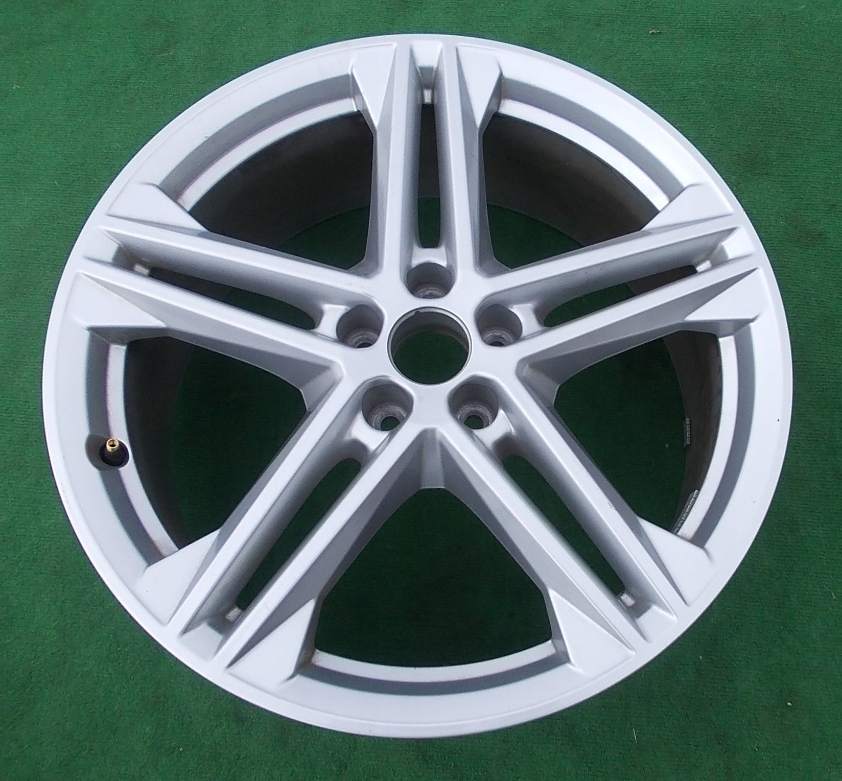 1x Alu Felge Audi Q5 A6 Aluminum rim 20 Zoll 8.0J 5x112 39ET 80A601025N