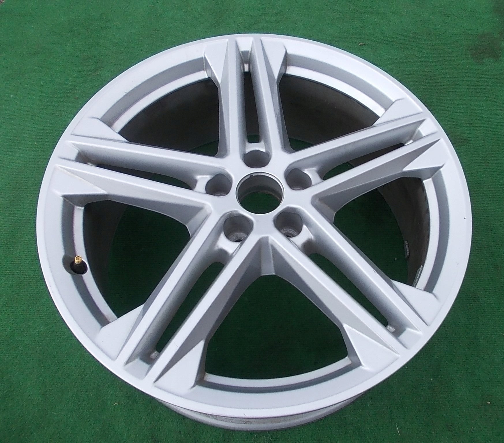 1x Alu Felge Audi Q5 A6 Aluminum rim 20 Zoll 8.0J 5x112 39ET 80A601025N