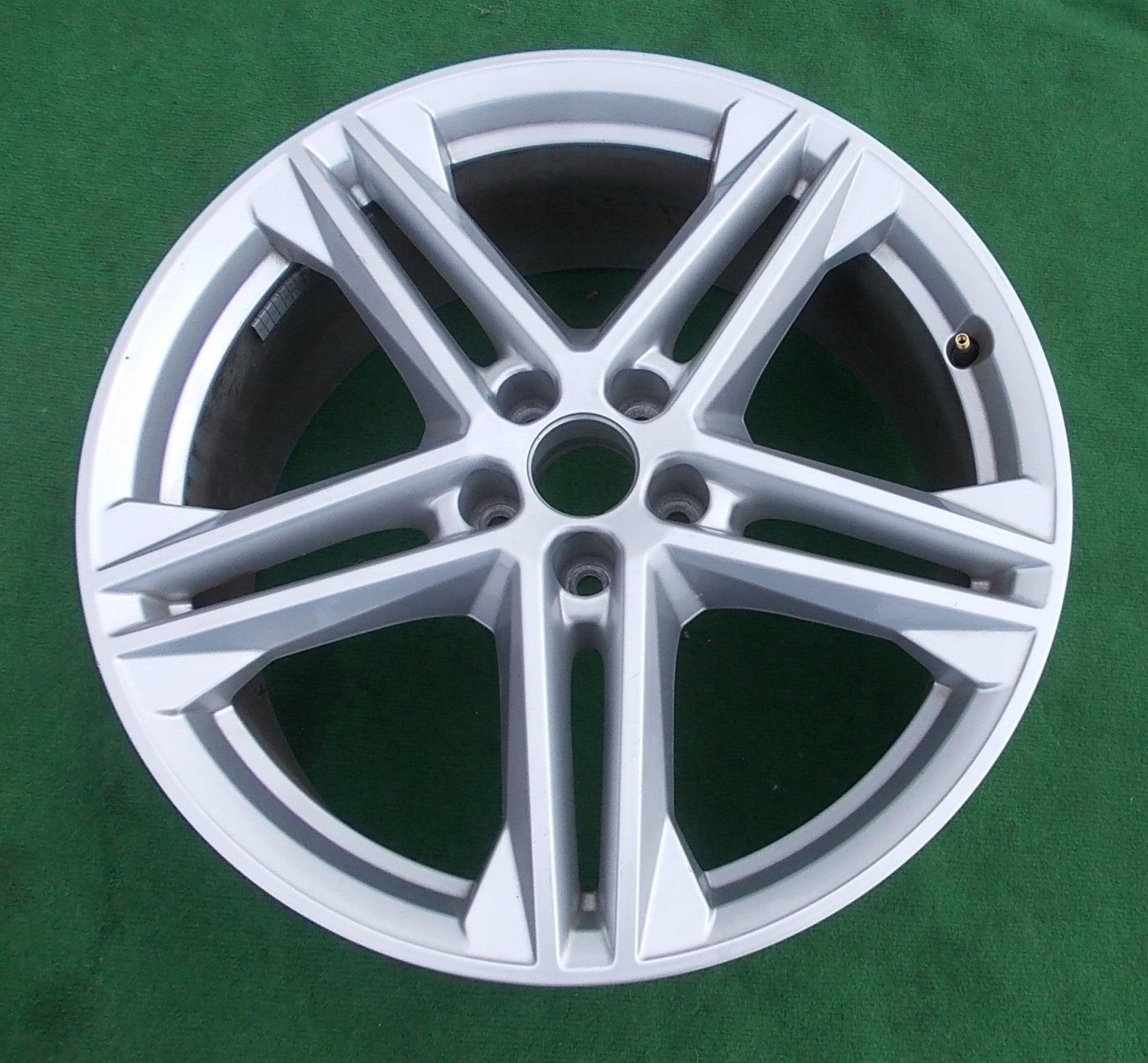 1x Alu Felge Audi Q5 A6 Aluminum rim 20 Zoll 8.0J 5x112 39ET 80A601025N