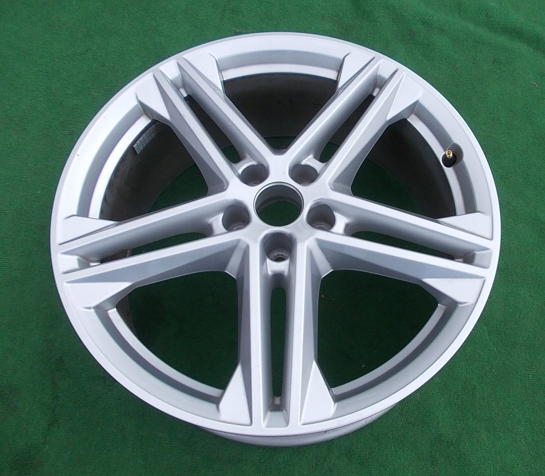 1x Alu Felge Audi Q5 A6 Aluminum rim 20 Zoll 8.0J 5x112 39ET 80A601025N