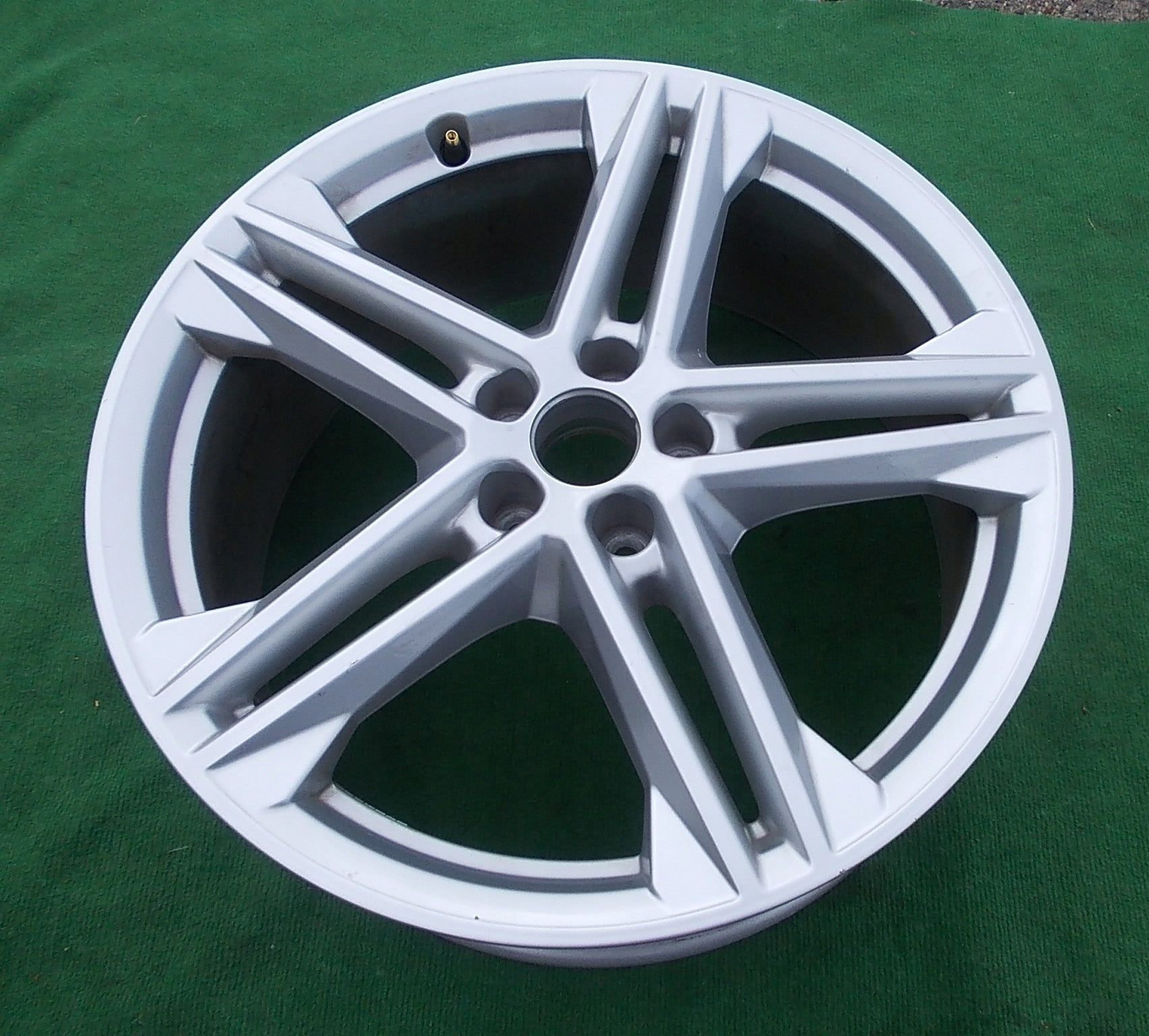 1x Alu Felge Audi Q5 A6 Aluminum rim 20 Zoll 8.0J 5x112 39ET 80A601025N