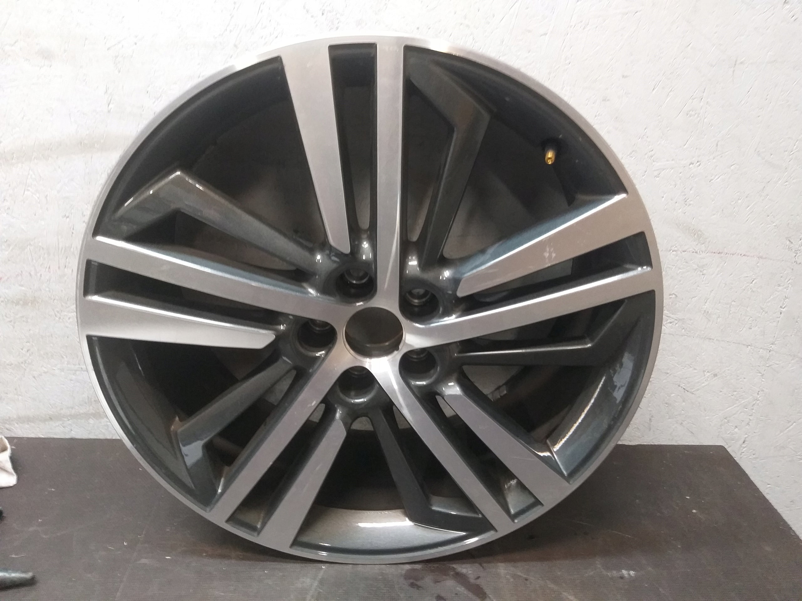  1x Alu Felge Audi Q5 A6 Aluminum rim 20 Zoll 8.0J 5x112 80A601025F product image