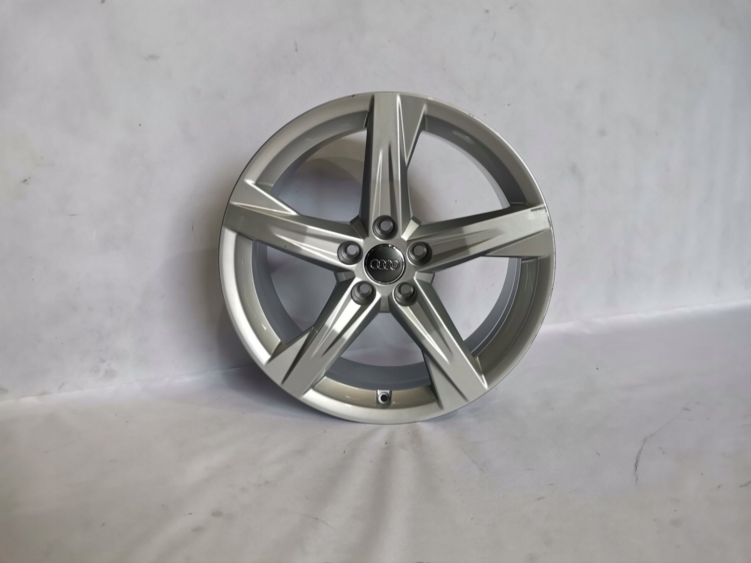  1x Alu Felge Audi Q5 A6 Aluminum rim 18 Zoll 8.0J 5x112 39ET 80A601025Q product image