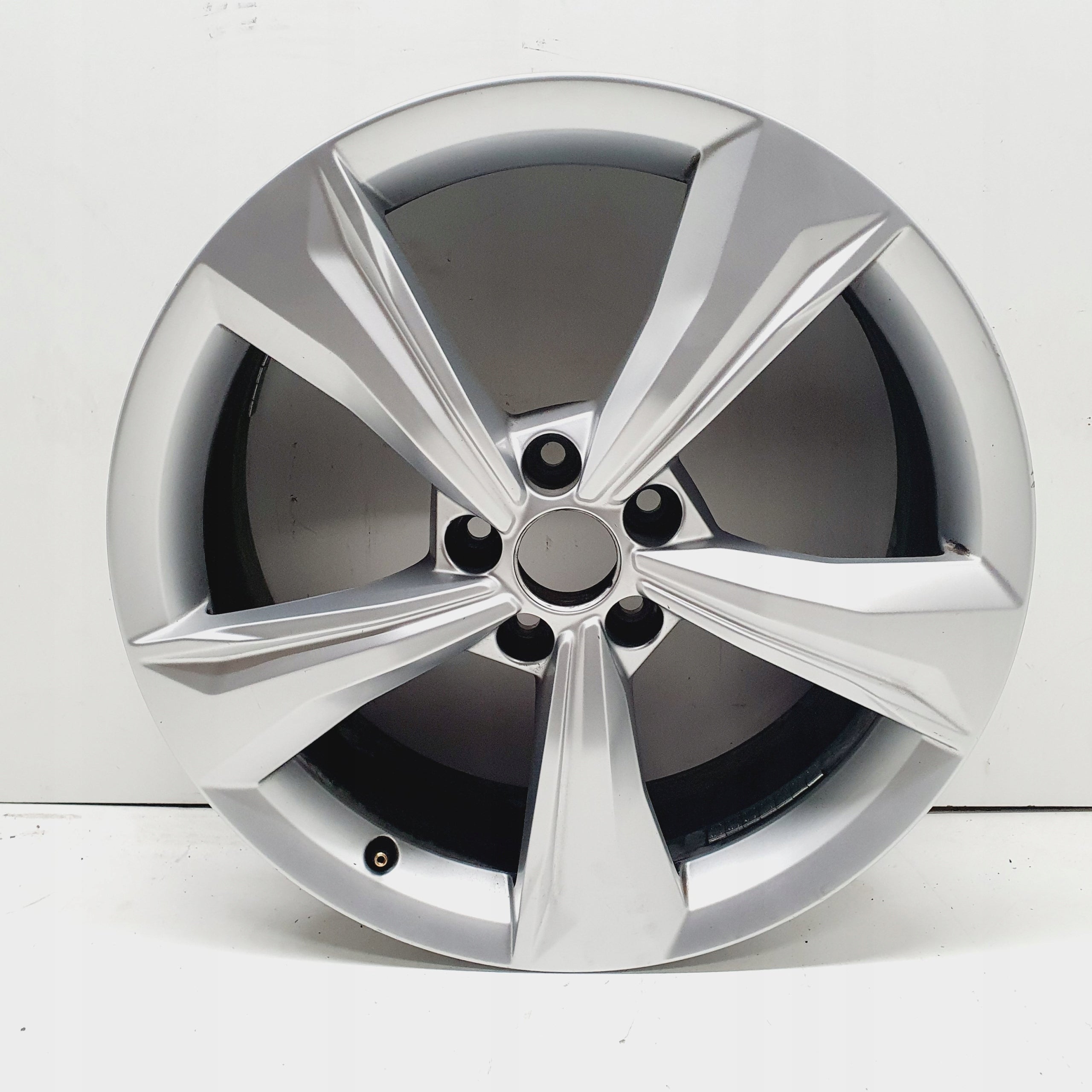  1x Alu Felge Audi Q5 A6 Aluminum rim 19 Zoll 7.0J 5x112 34ET 80A601025 product image