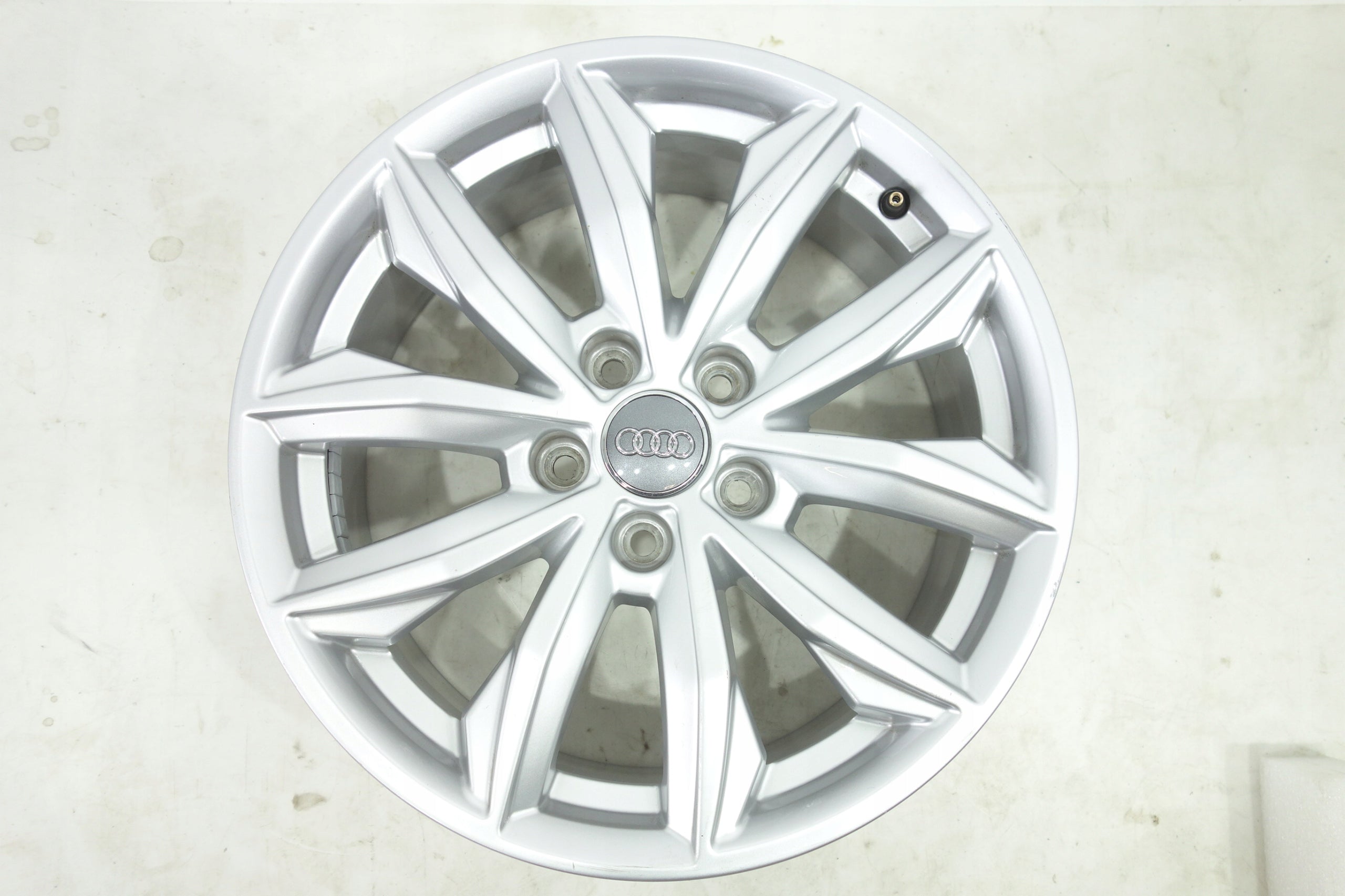  1x Alu Felge Audi Q5 A6 Aluminum rim 17 Zoll 7.0J 5x112 34ET 80A601025J product image