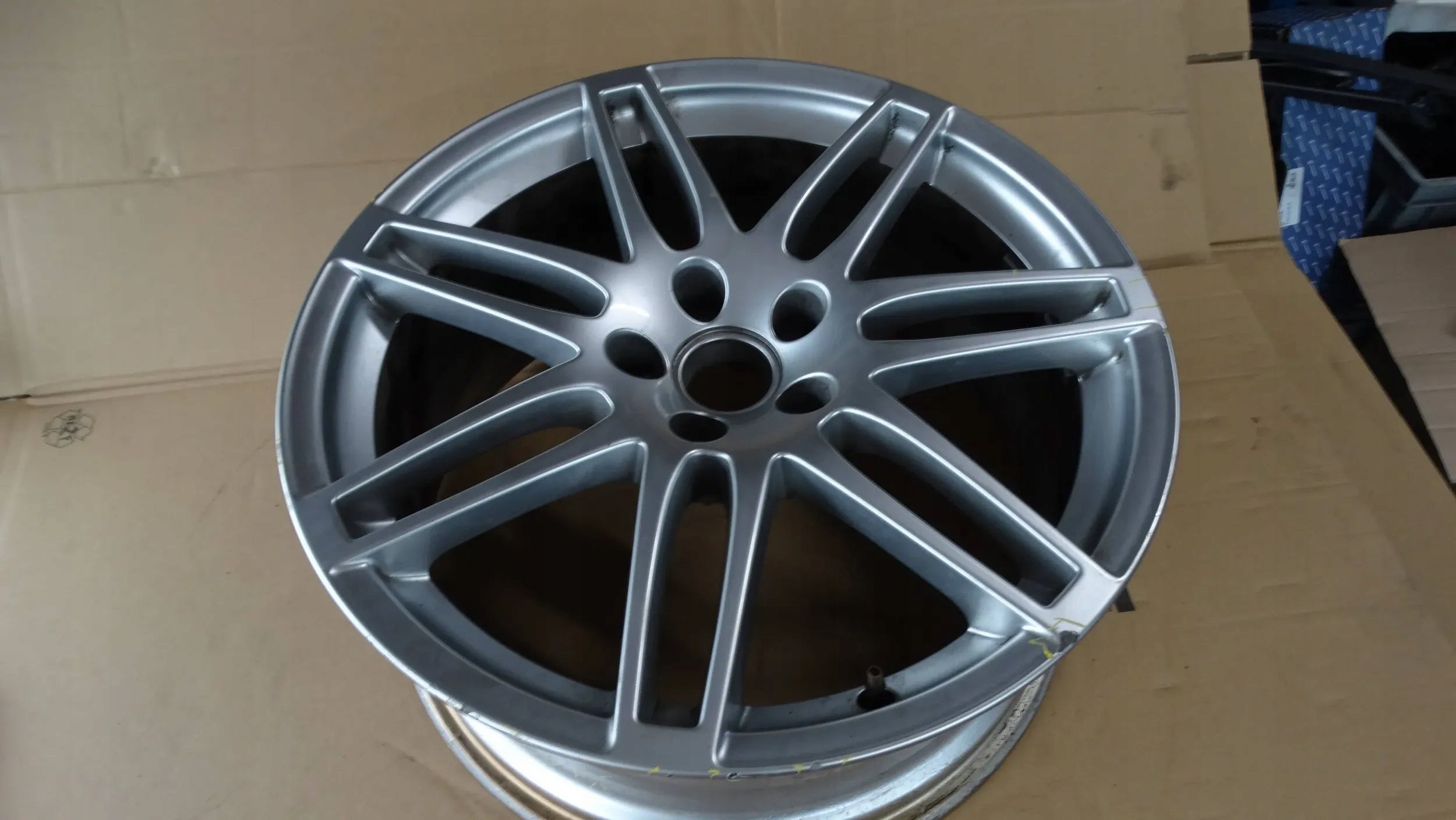 1x Alu Felge Audi A6 S6 Aluminum rim 19 Zoll 4F0601025DG