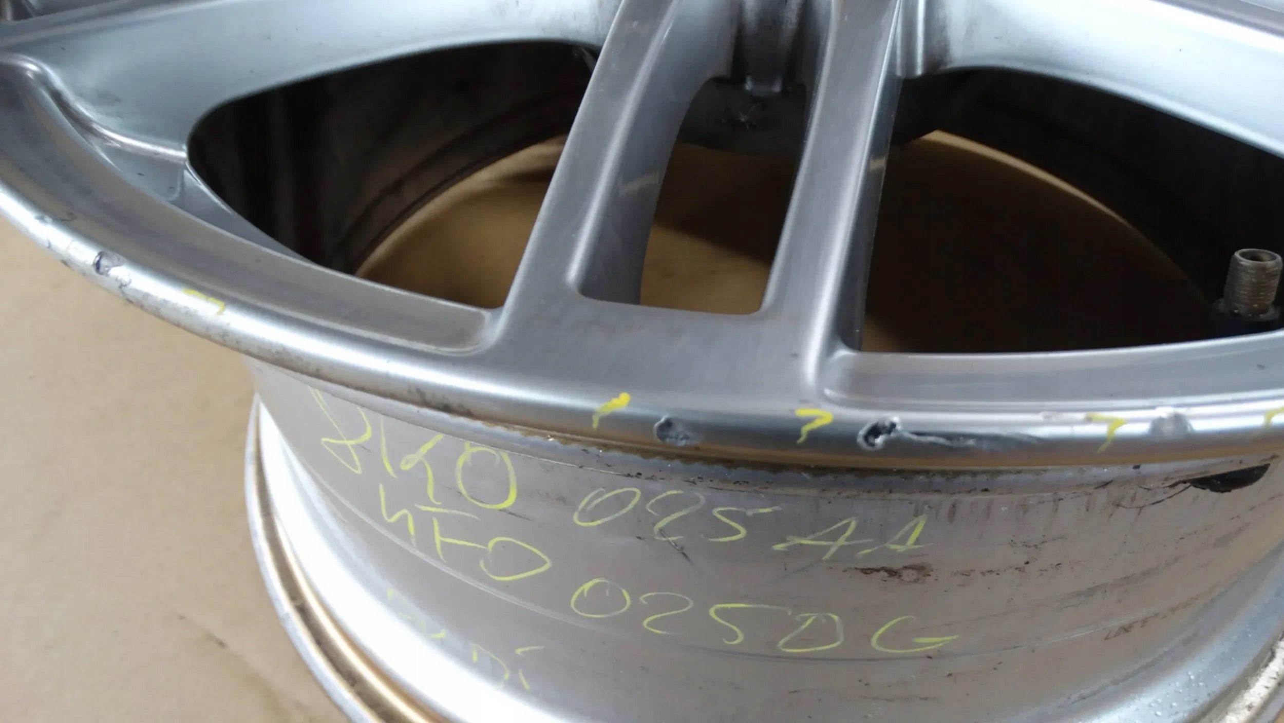 1x Alu Felge Audi A6 S6 Aluminum rim 19 Zoll 4F0601025DG