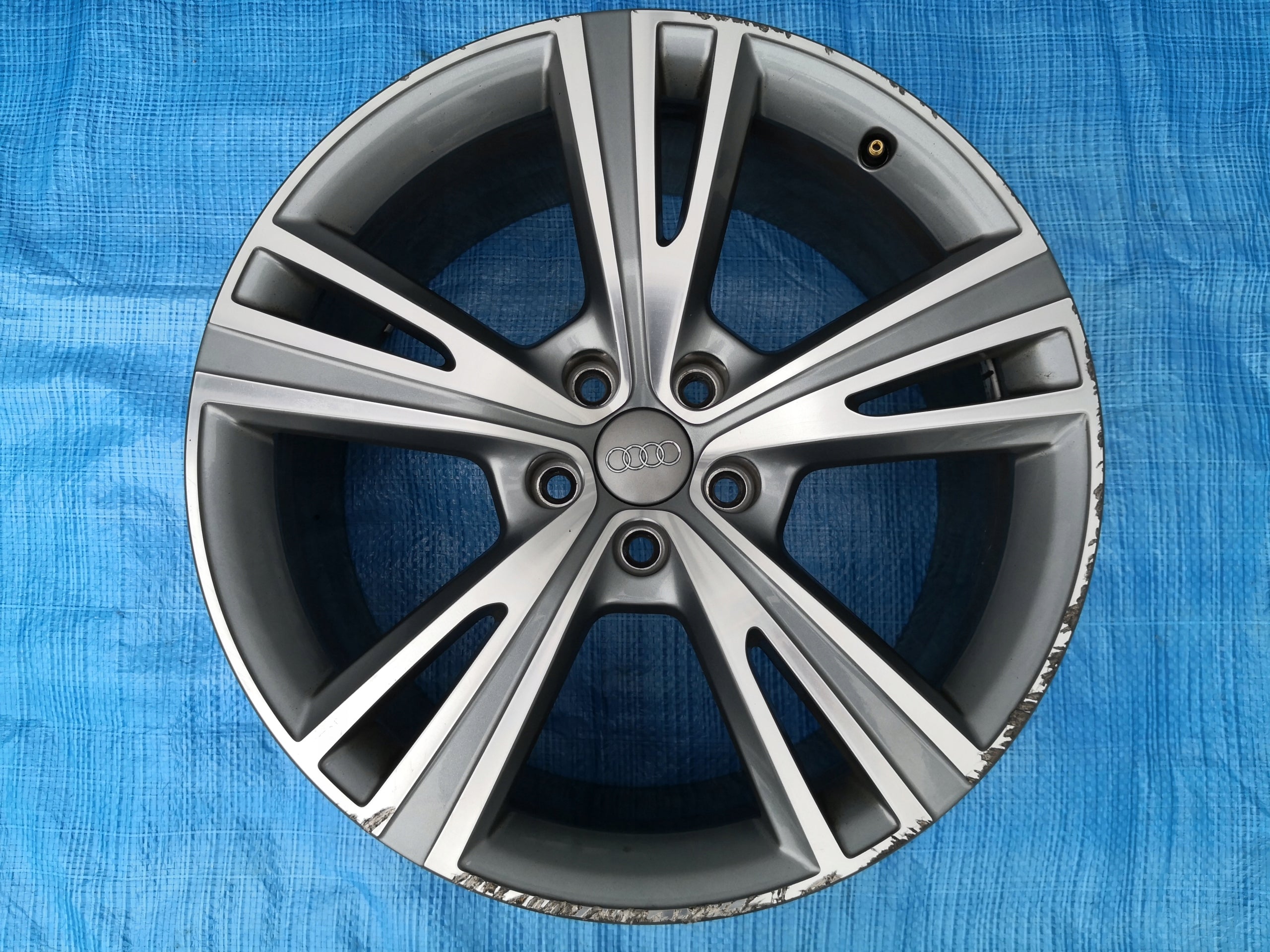  1x Alu Felge Audi A6 S6 Aluminum rim 19 Zoll 8.5J 5x112 45ET 4G0071499 product image