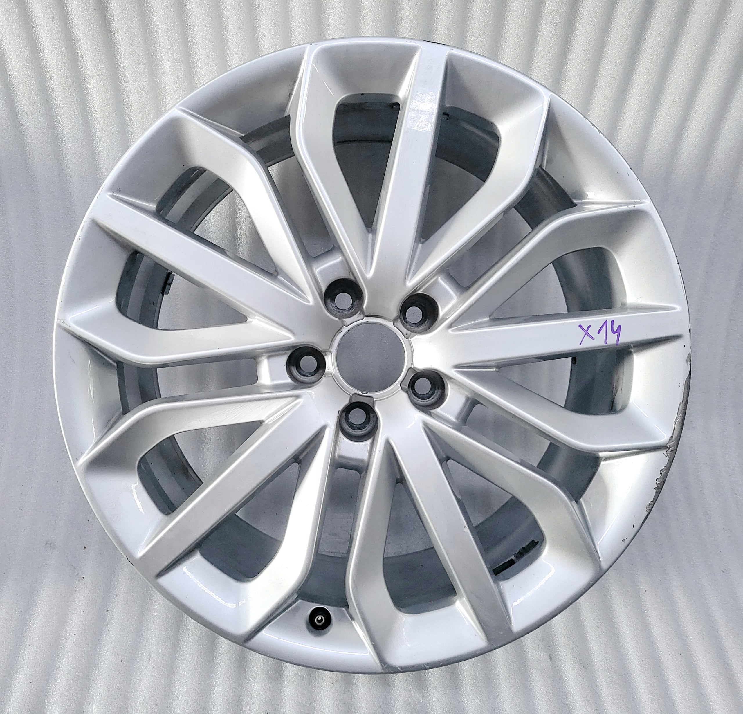 1x Alu Felge Audi A6 S6 Aluminum rim 19 Zoll 8.5J 5x112 45ET 4G0601025BG