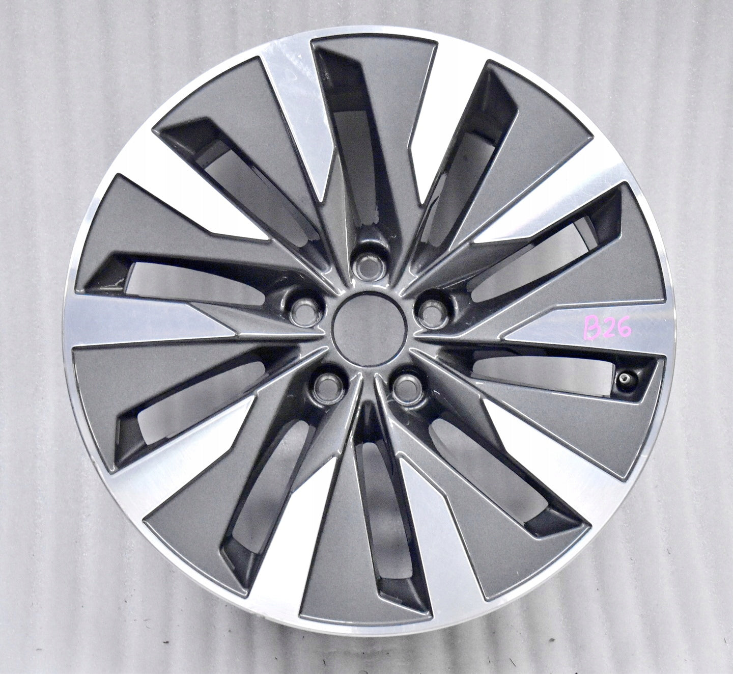 1x Alu Felge Audi A6 S6 Aluminum rim 18 Zoll 8.0J 5x112 39ET 4K0601025B