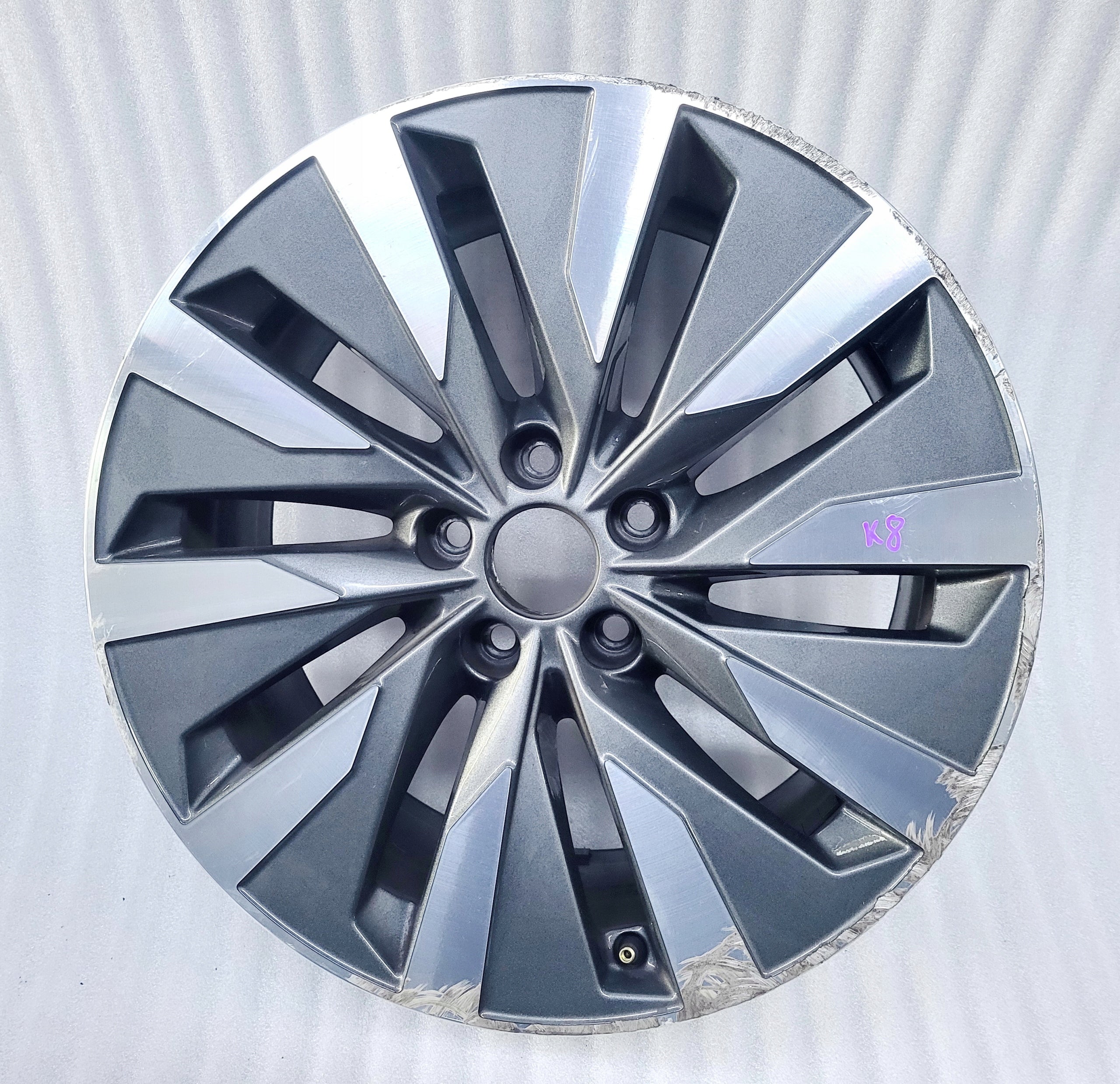 1x Alu Felge Audi A6 S6 Aluminum rim 18 Zoll 8.0J 5x112 39ET 4K0601025B