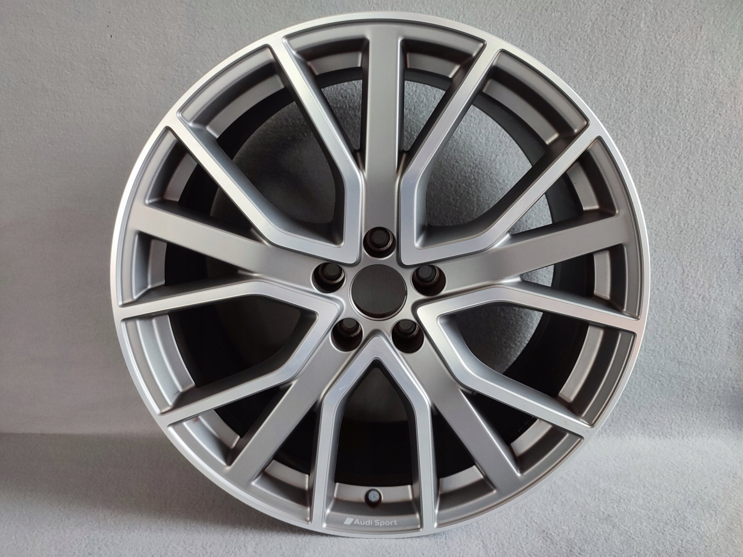  1x Alu Felge Audi A6 S6 Aluminum rim 20 Zoll 8.5J 5x112 43ET 4K0601025AB product image