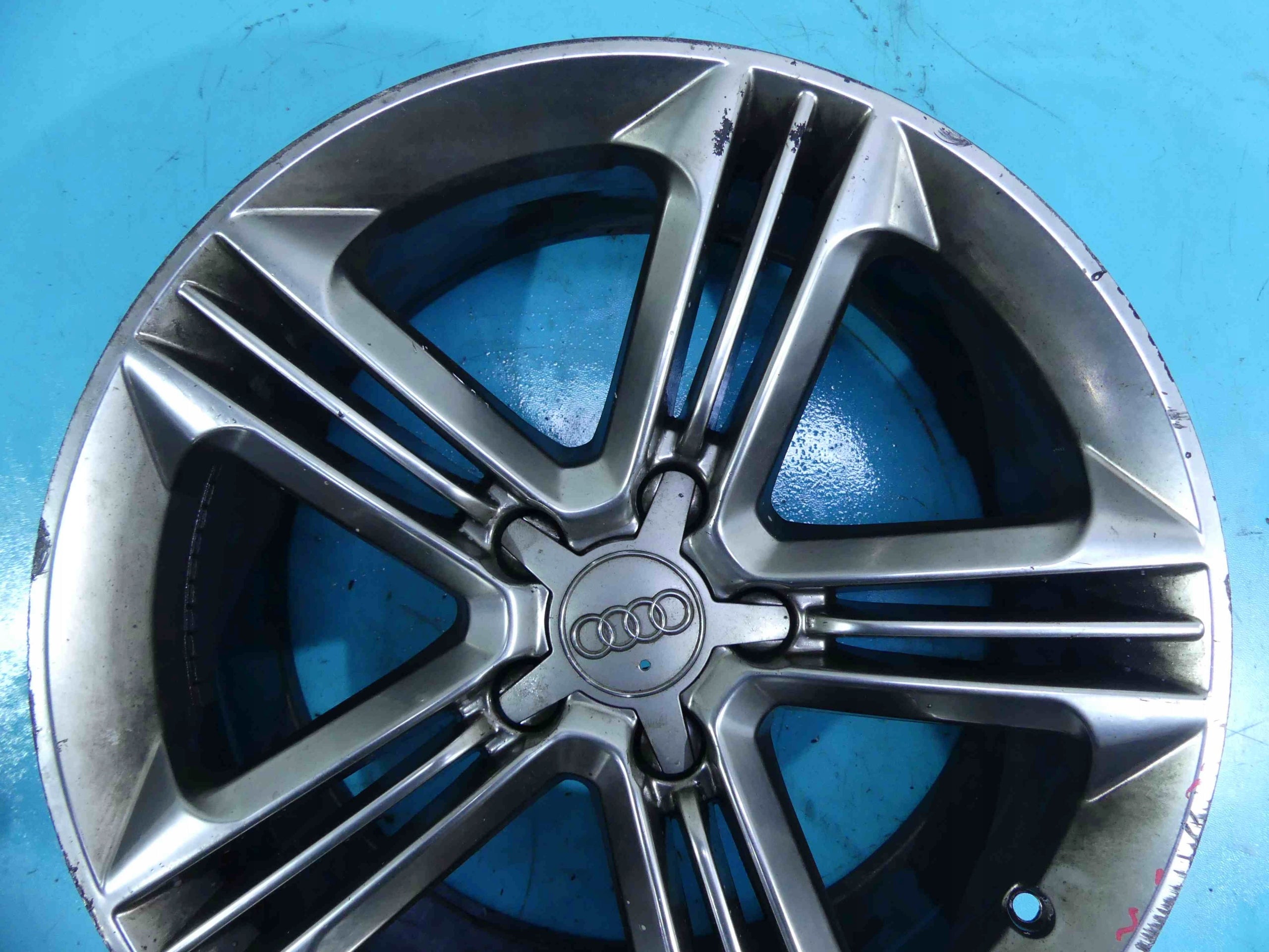 1x Alu Felge Audi A6 Aluminum rim 18 Zoll 8.0J 5x112 35ET